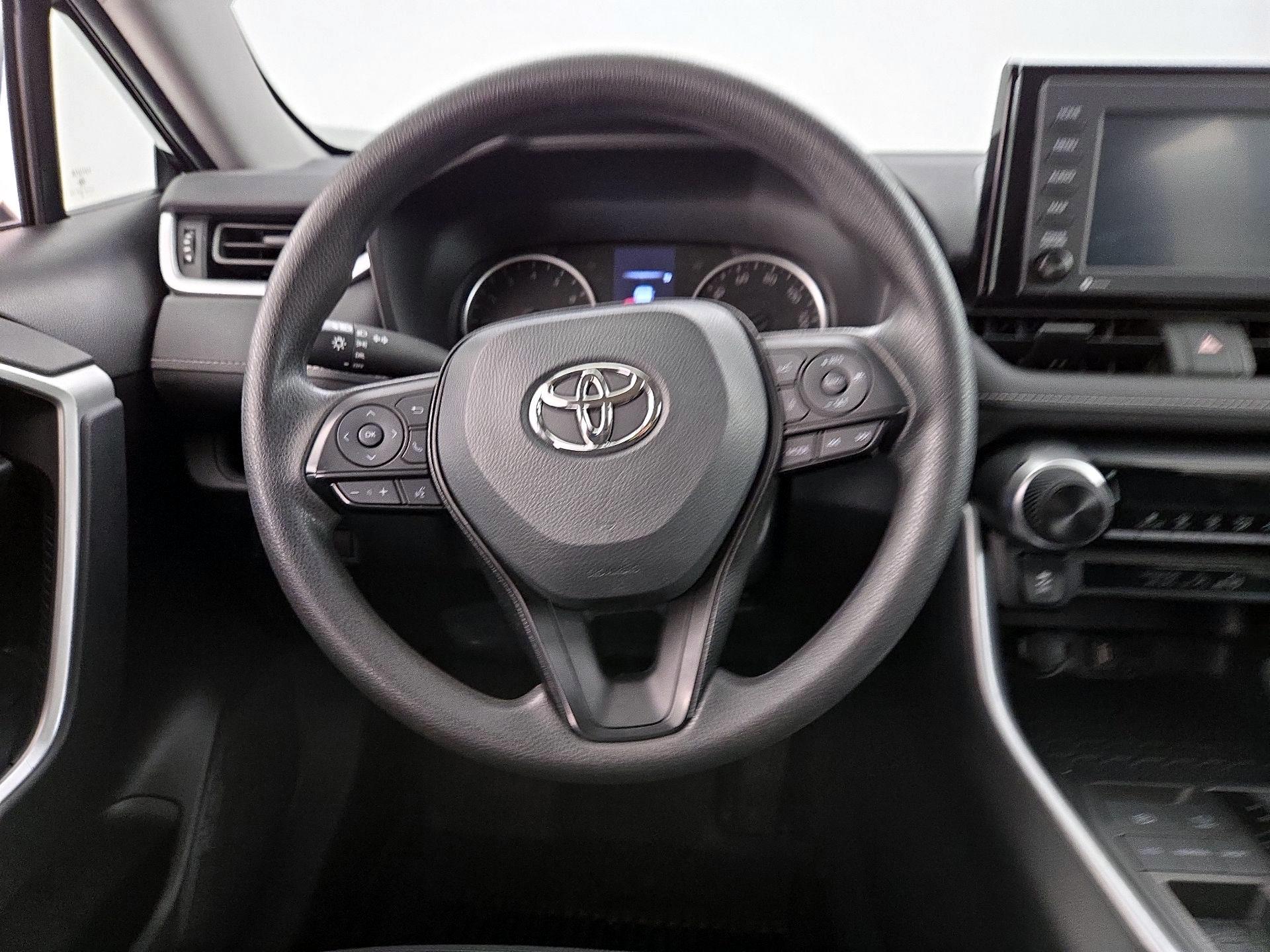 Thumbnail: 2022 Toyota RAV4 - 10