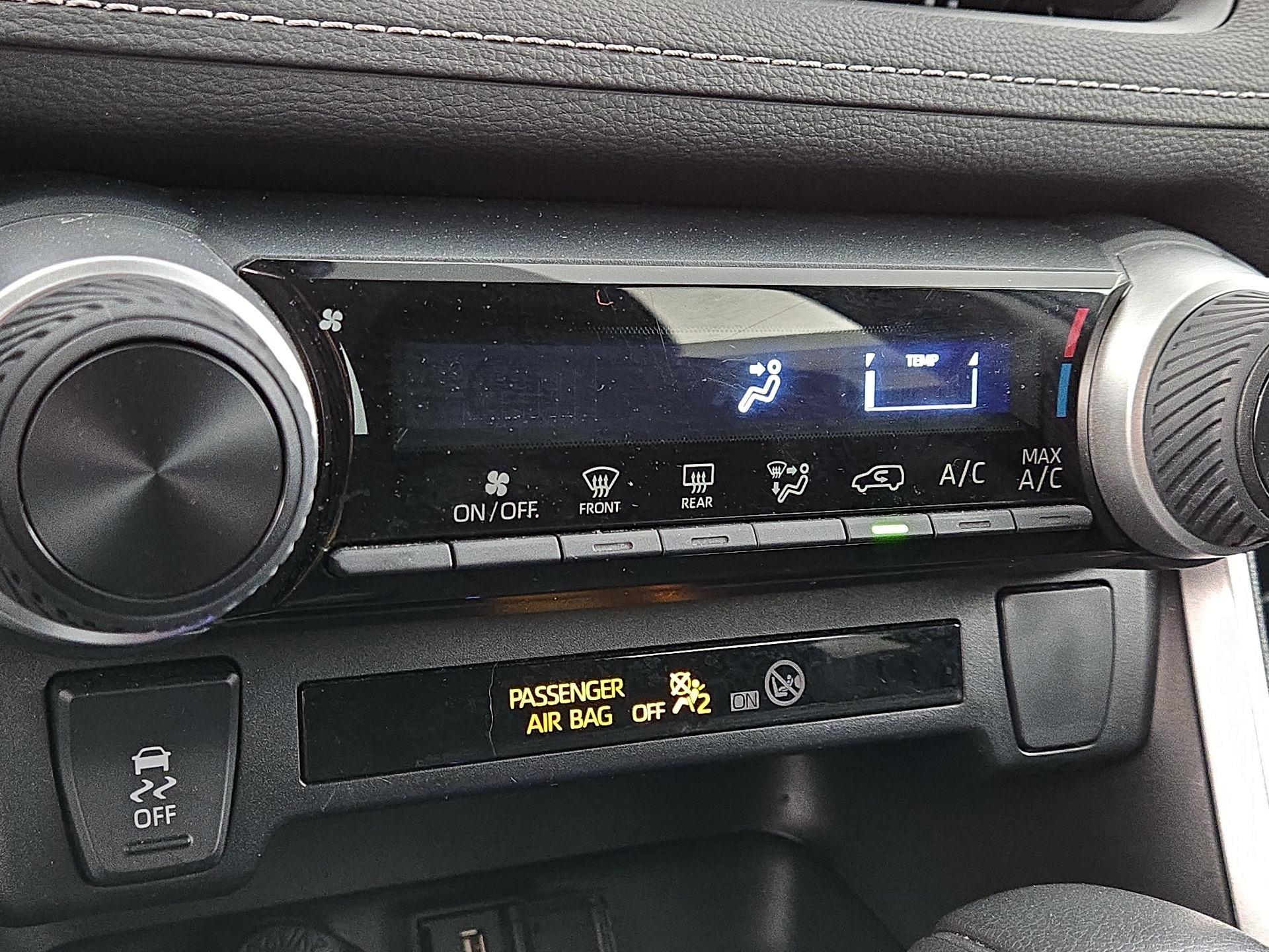 Thumbnail: 2022 Toyota RAV4 - 16