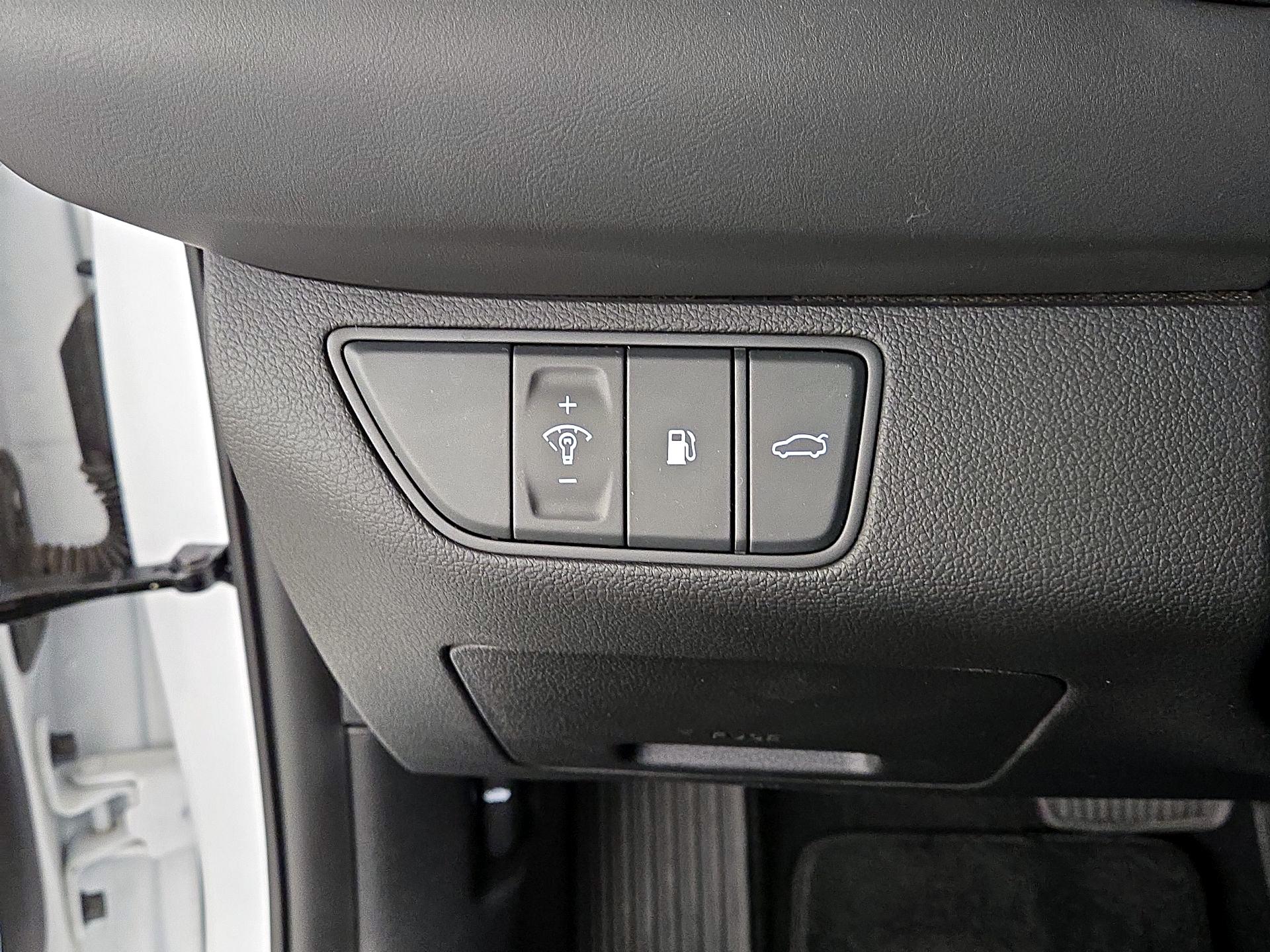 Thumbnail: 2024 Genesis G70 - 13