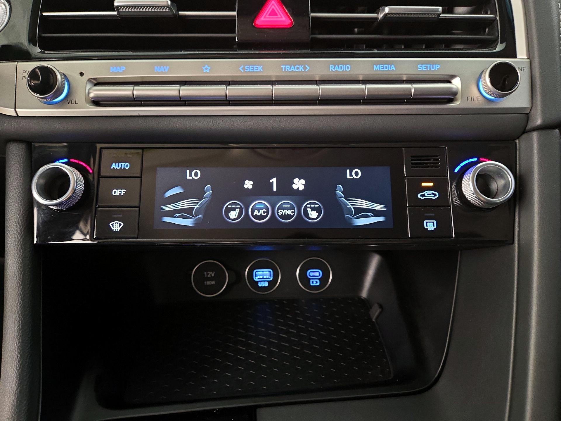 Thumbnail: 2024 Genesis G70 - 17