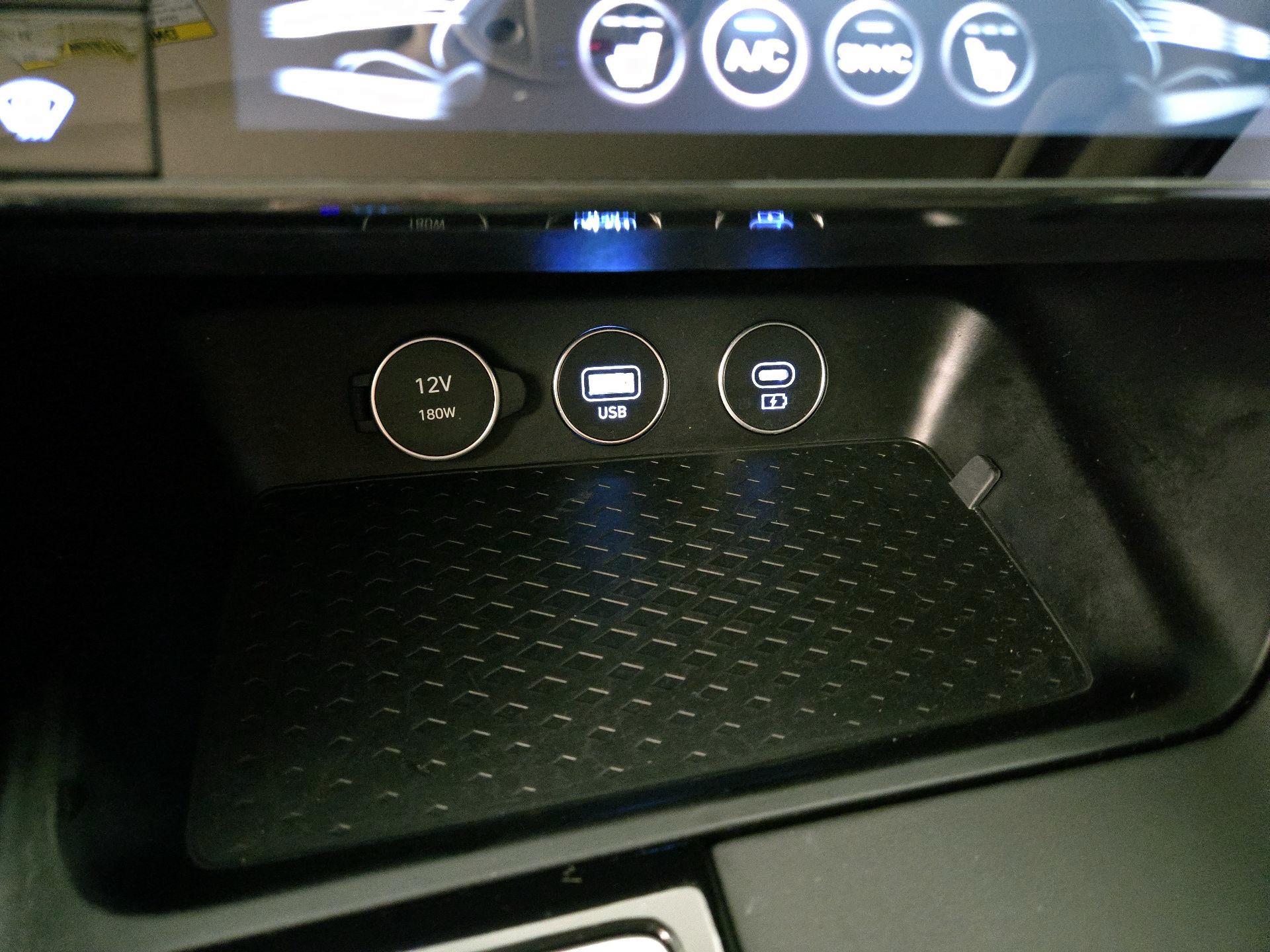 Thumbnail: 2024 Genesis G70 - 19