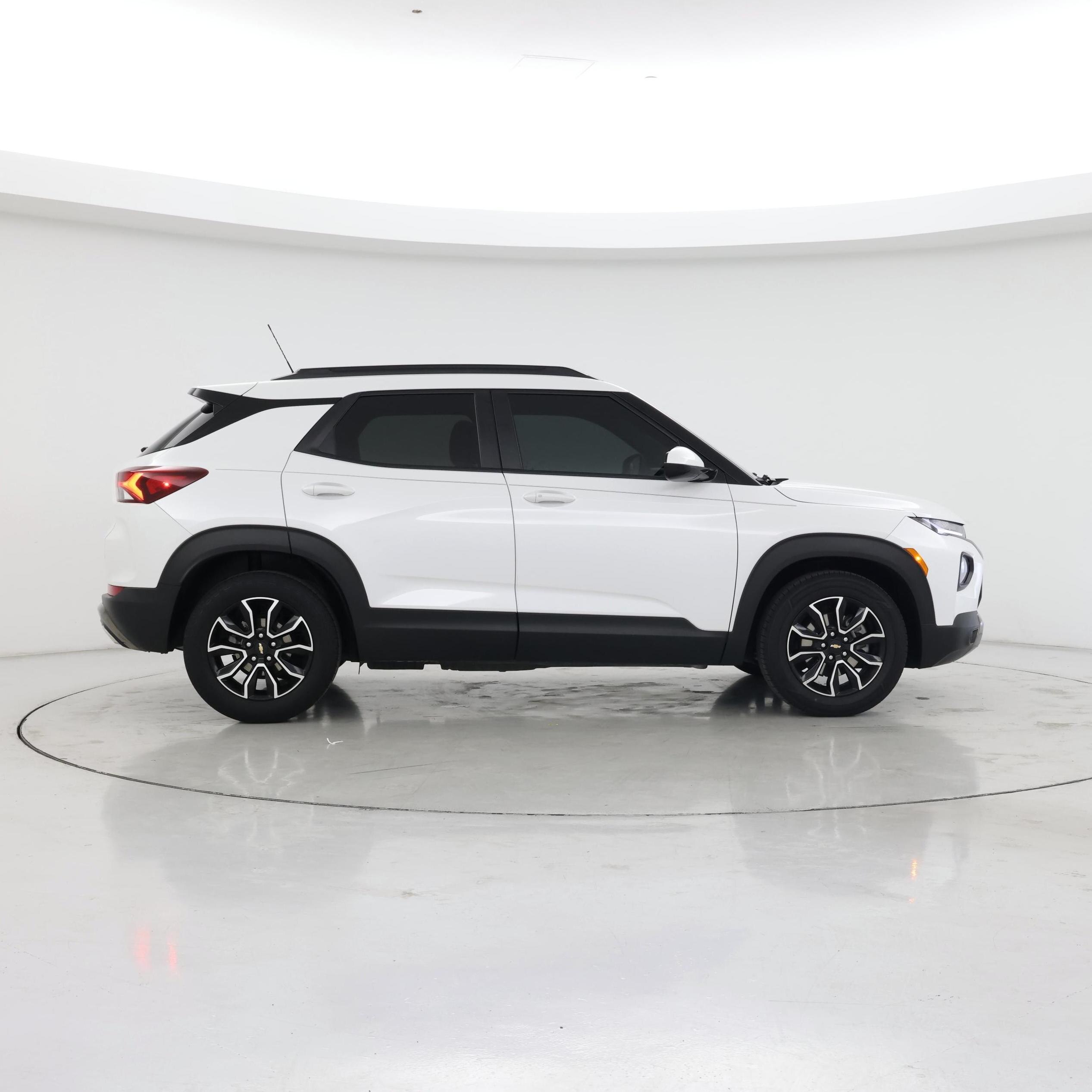 Thumbnail: 2023 Chevrolet TrailBlazer - 7