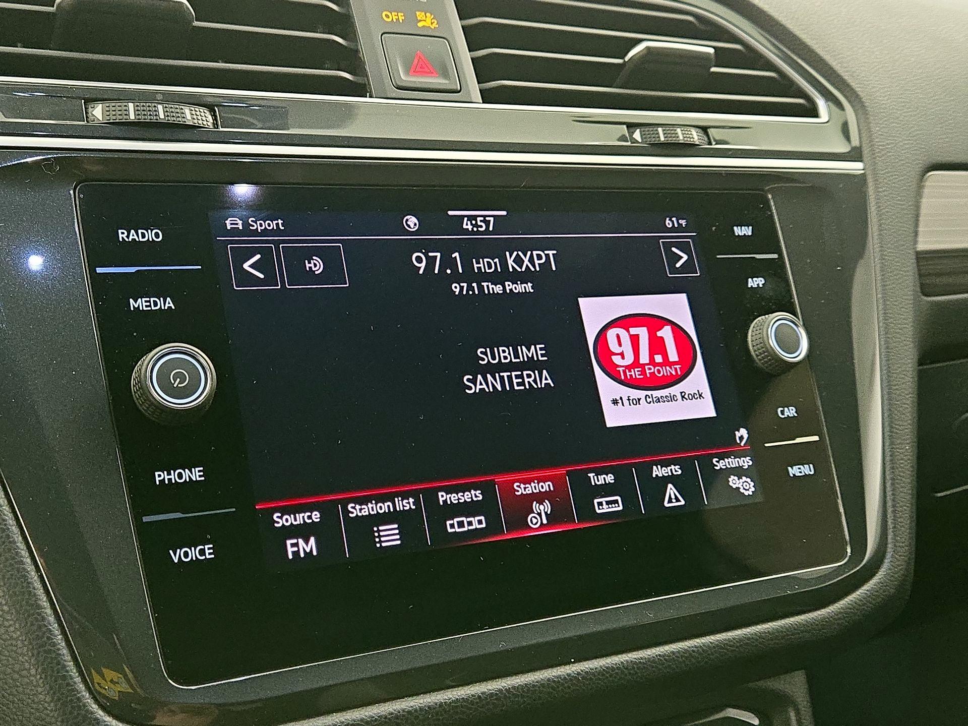 Thumbnail: 2023 Volkswagen Tiguan - 16