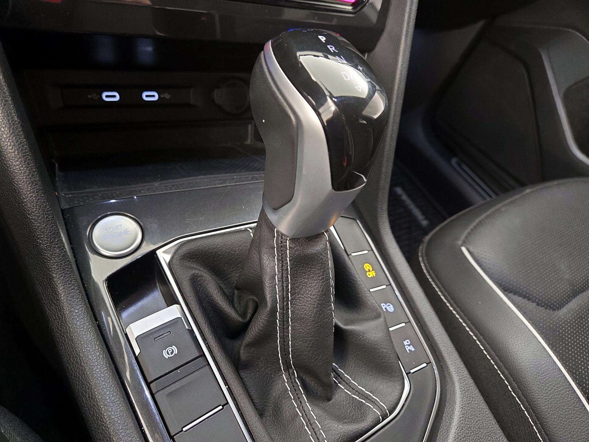 Thumbnail: 2023 Volkswagen Tiguan - 18