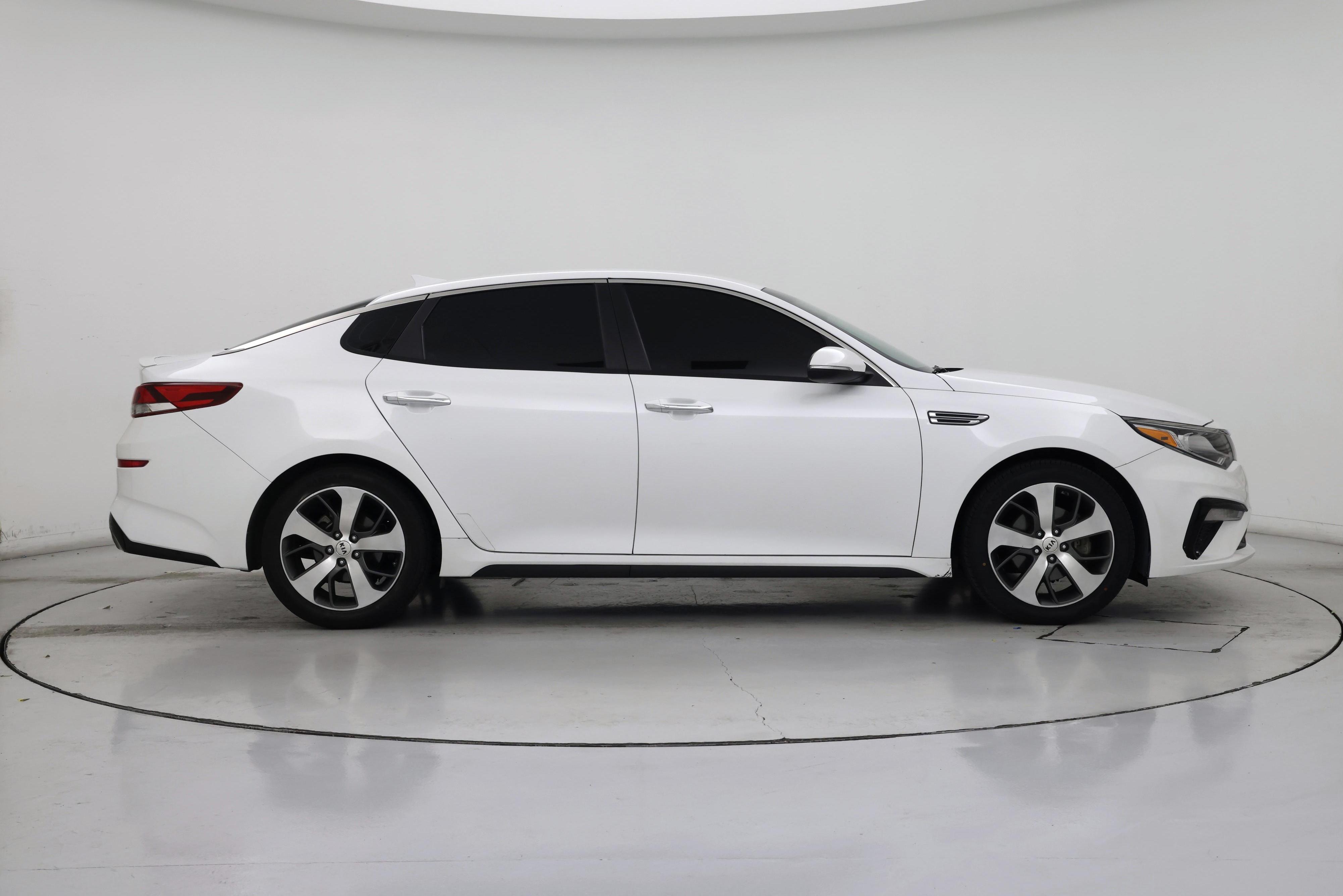 Thumbnail: 2020 Kia Optima - 7