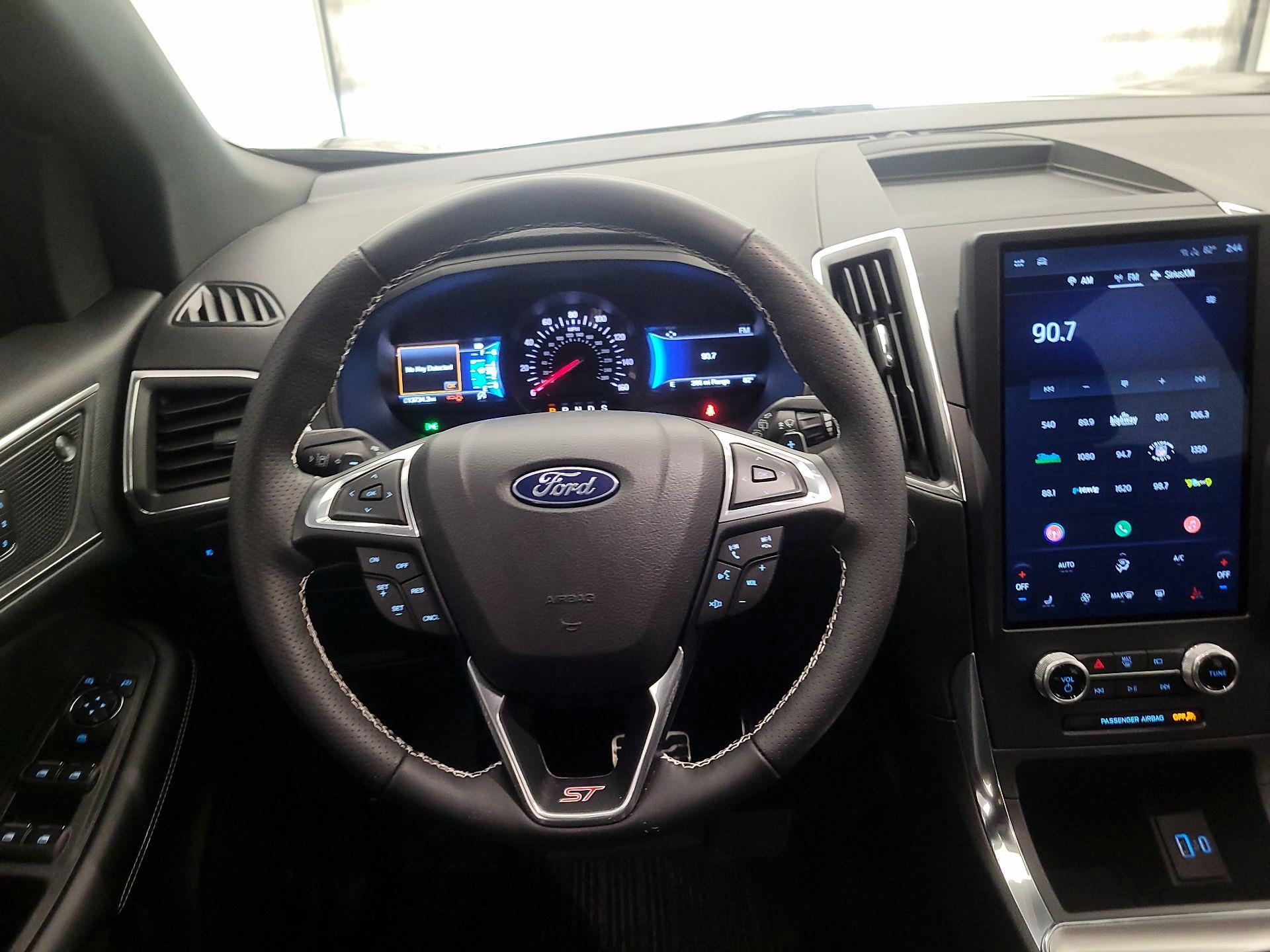 Thumbnail: 2023 Ford Edge - 10