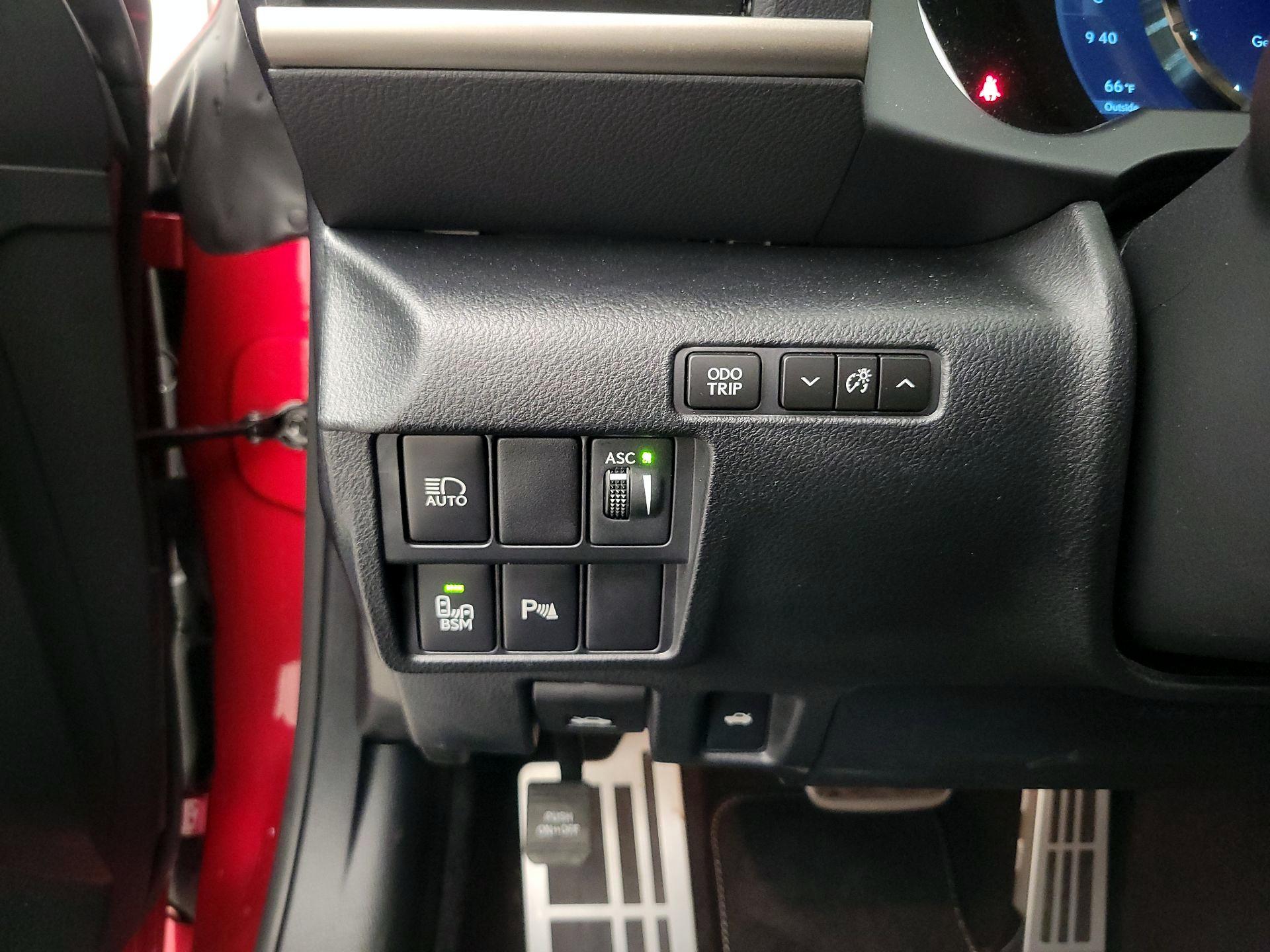 Thumbnail: 2018 Lexus RC - 13