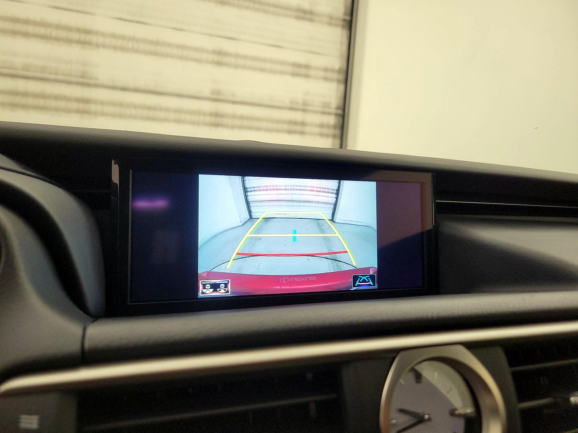 Thumbnail: 2018 Lexus RC - 15