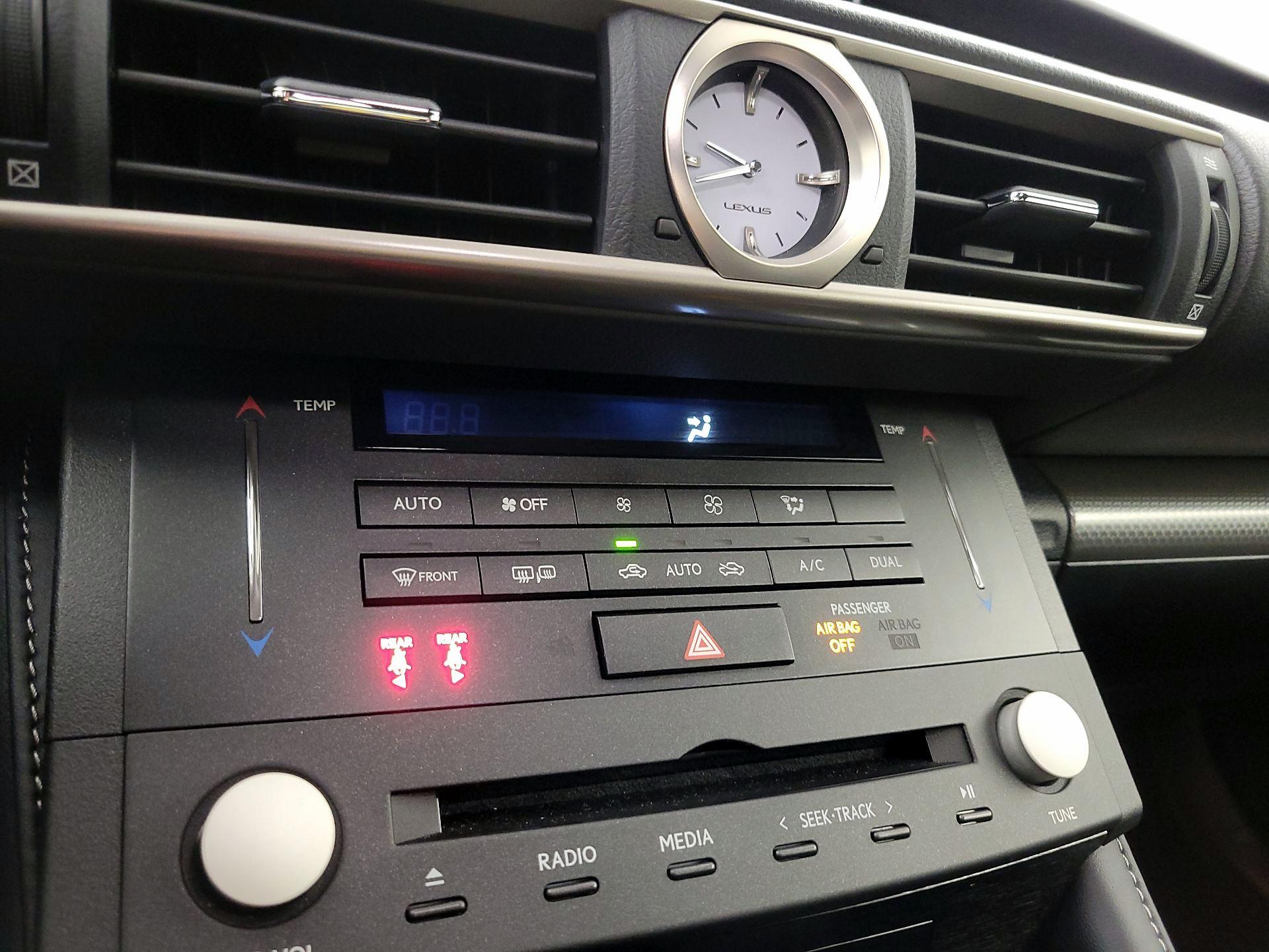 Thumbnail: 2018 Lexus RC - 17