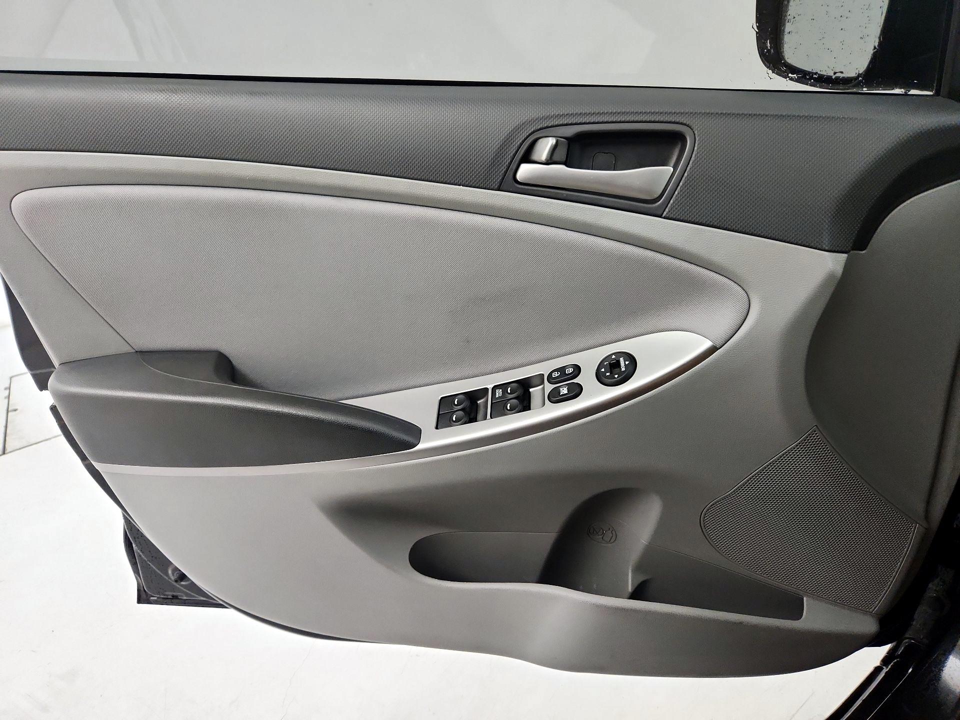 Thumbnail: 2017 Hyundai Accent - 12