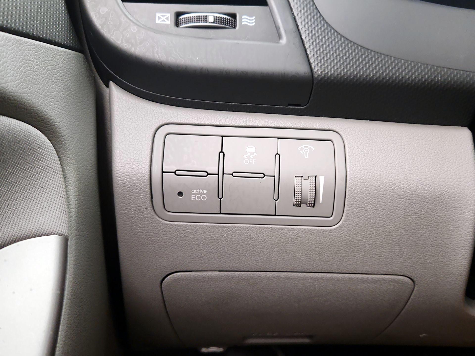 Thumbnail: 2017 Hyundai Accent - 13