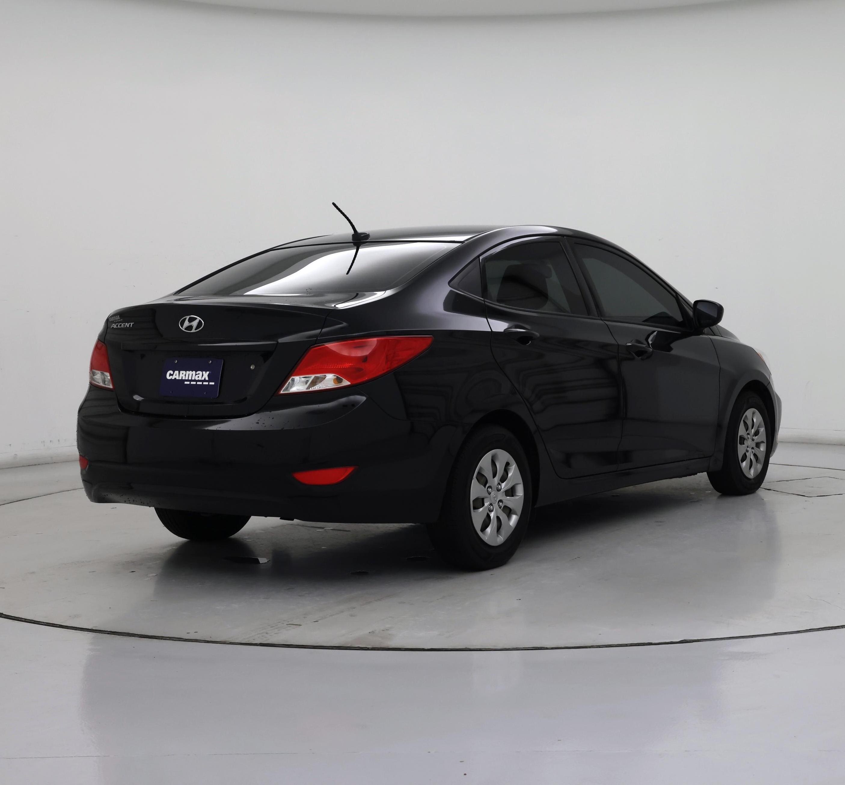 Thumbnail: 2017 Hyundai Accent - 8