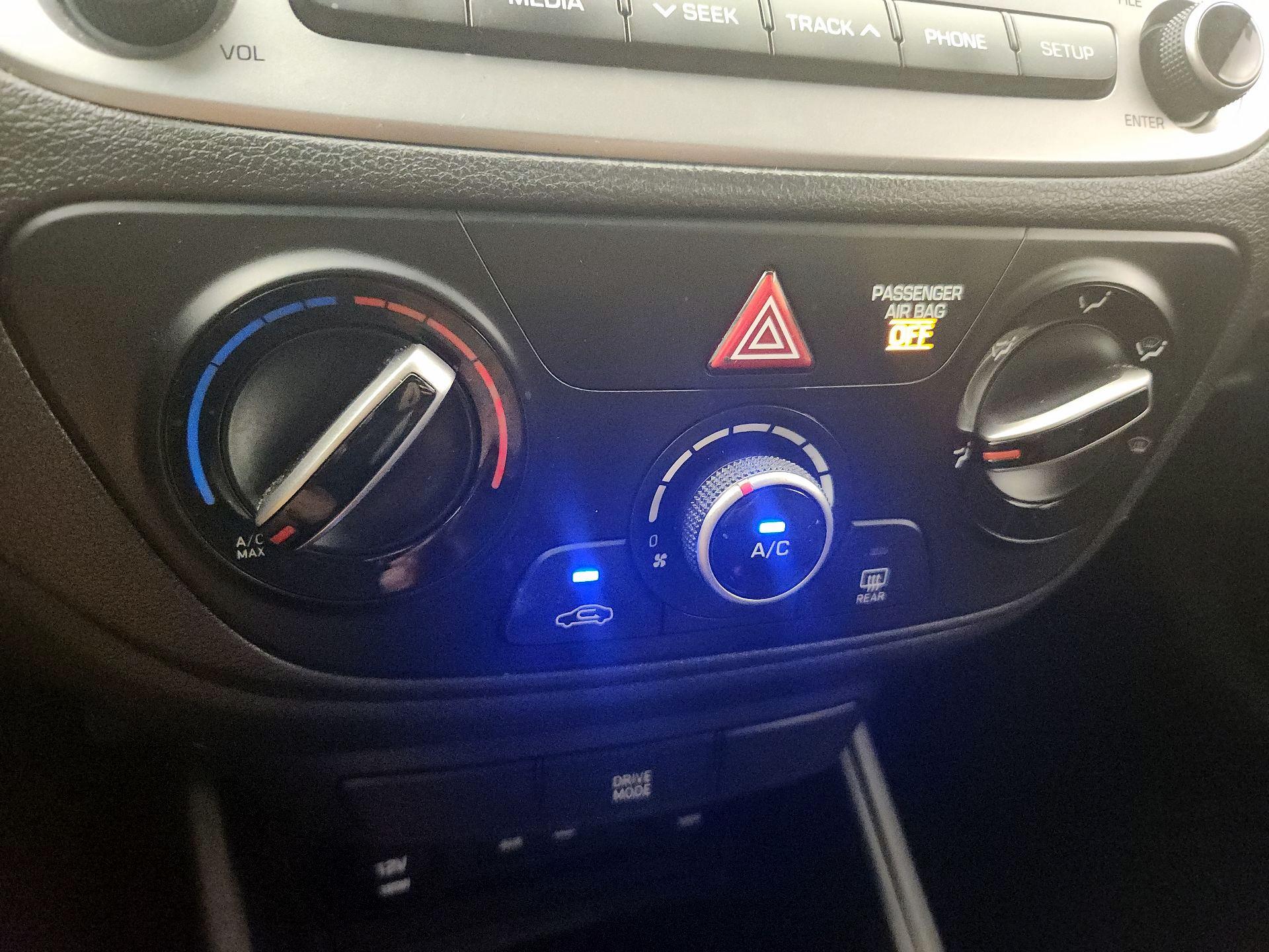 Thumbnail: 2018 Hyundai Accent - 16