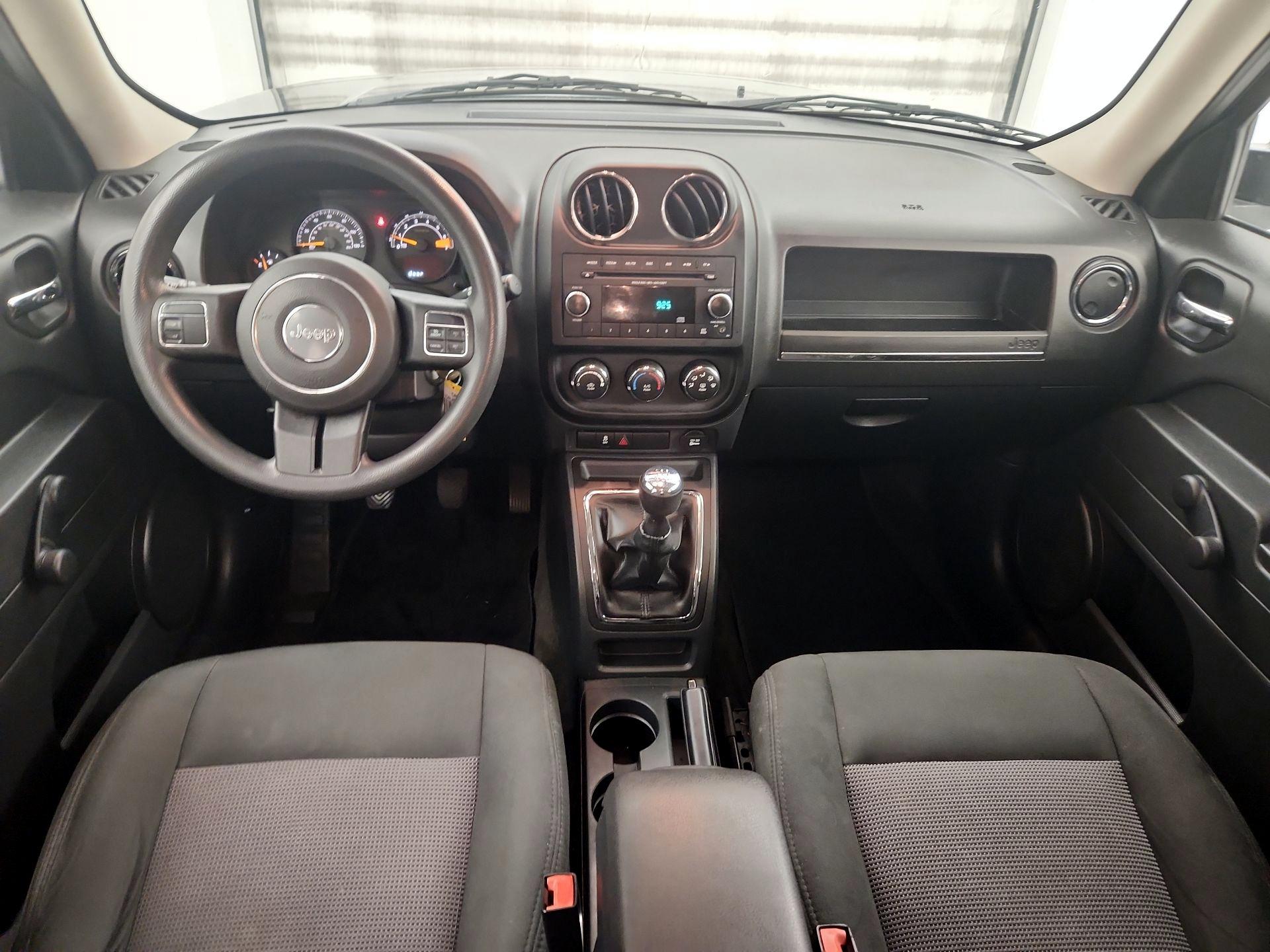 Thumbnail: 2015 Jeep Patriot - 9