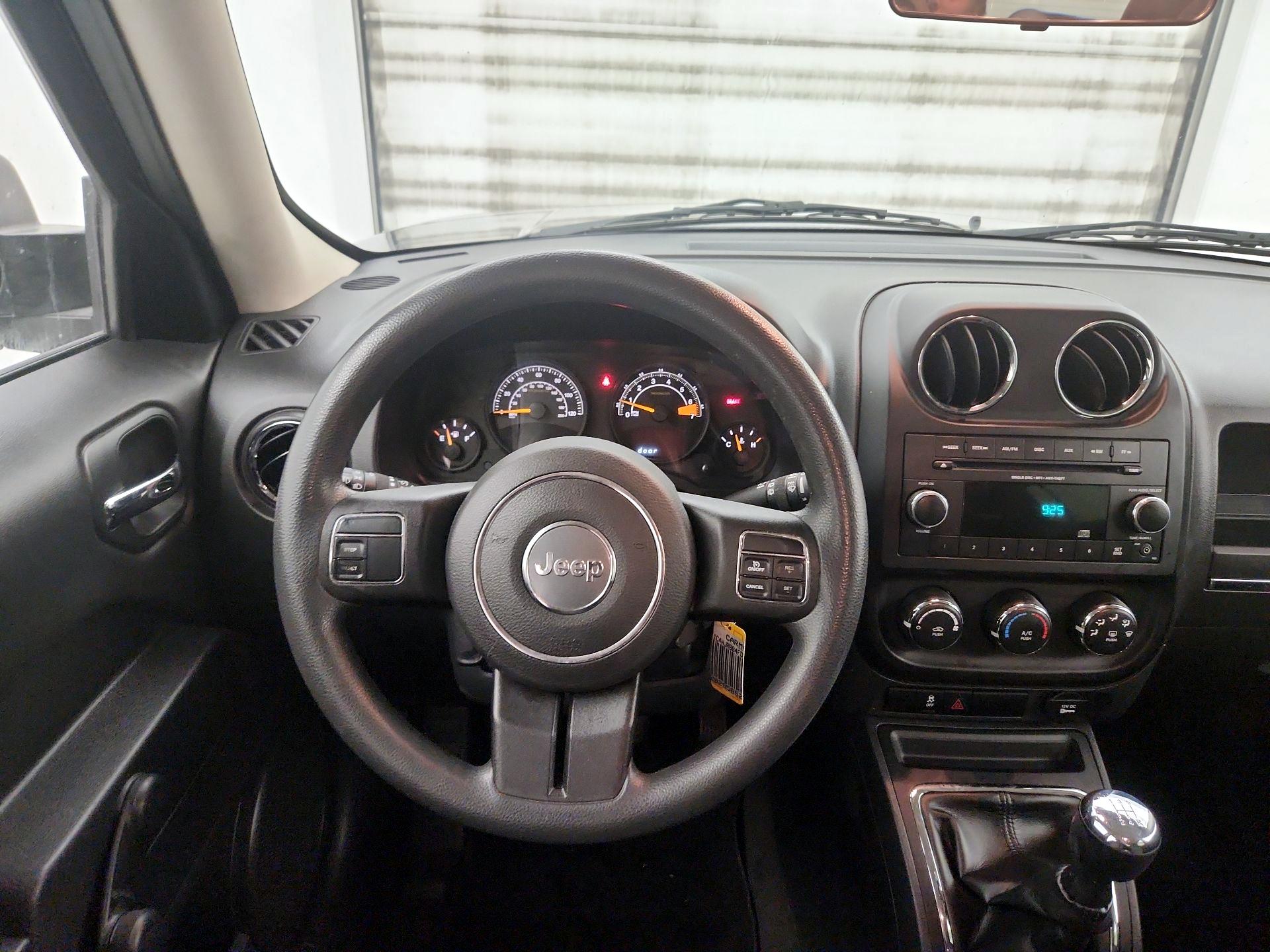 Thumbnail: 2015 Jeep Patriot - 10