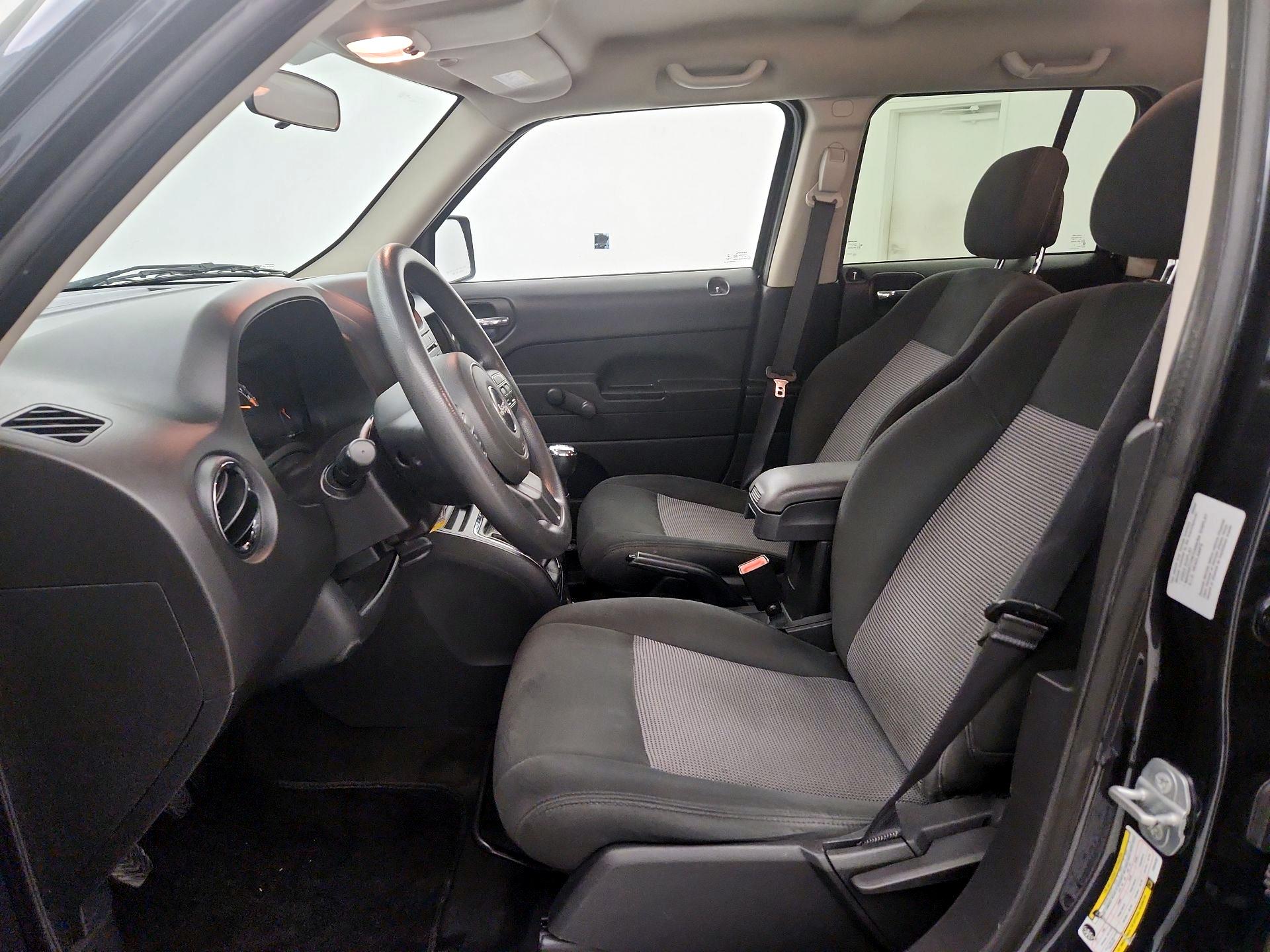 Thumbnail: 2015 Jeep Patriot - 11