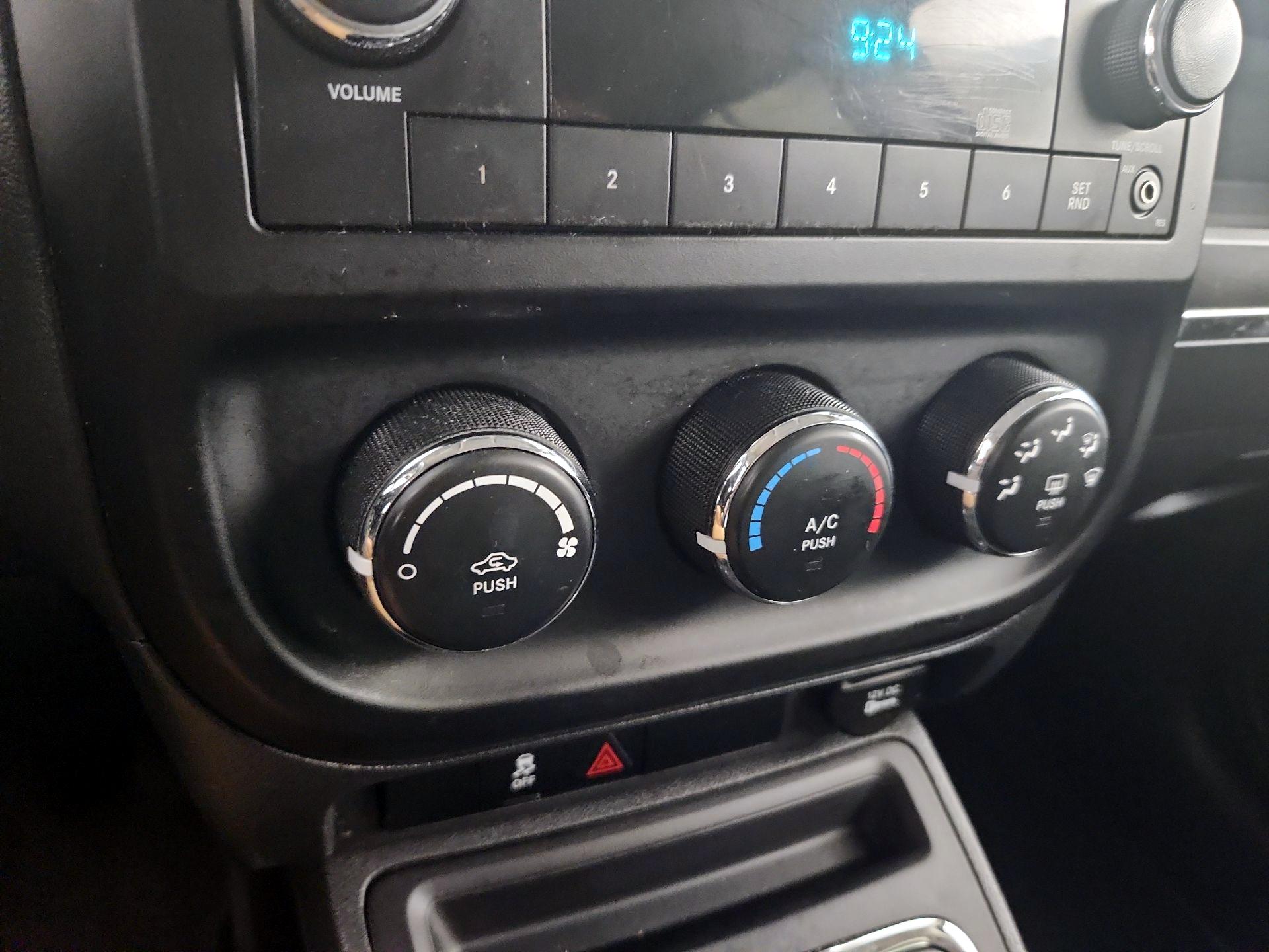 Thumbnail: 2015 Jeep Patriot - 14