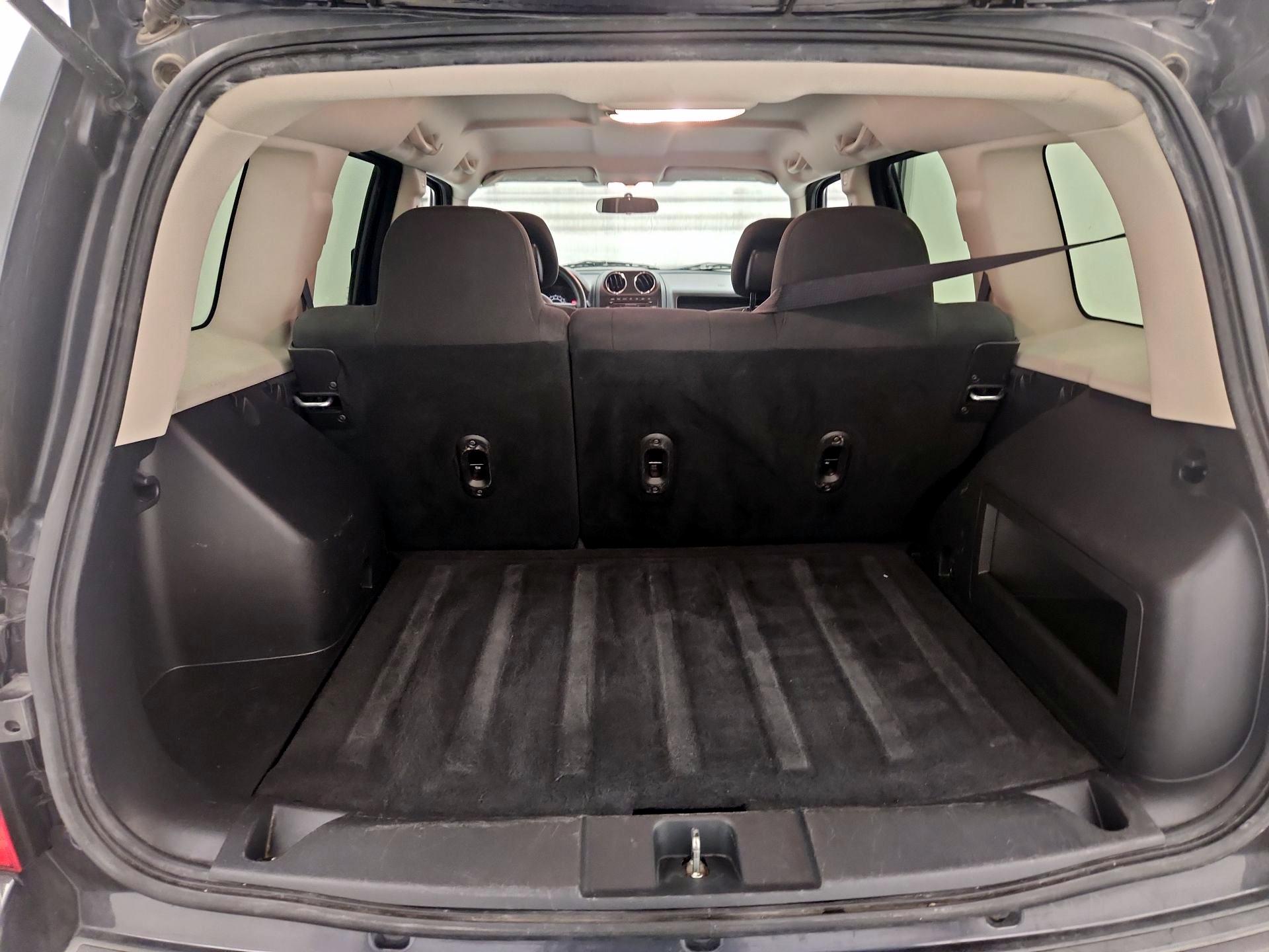 Thumbnail: 2015 Jeep Patriot - 17