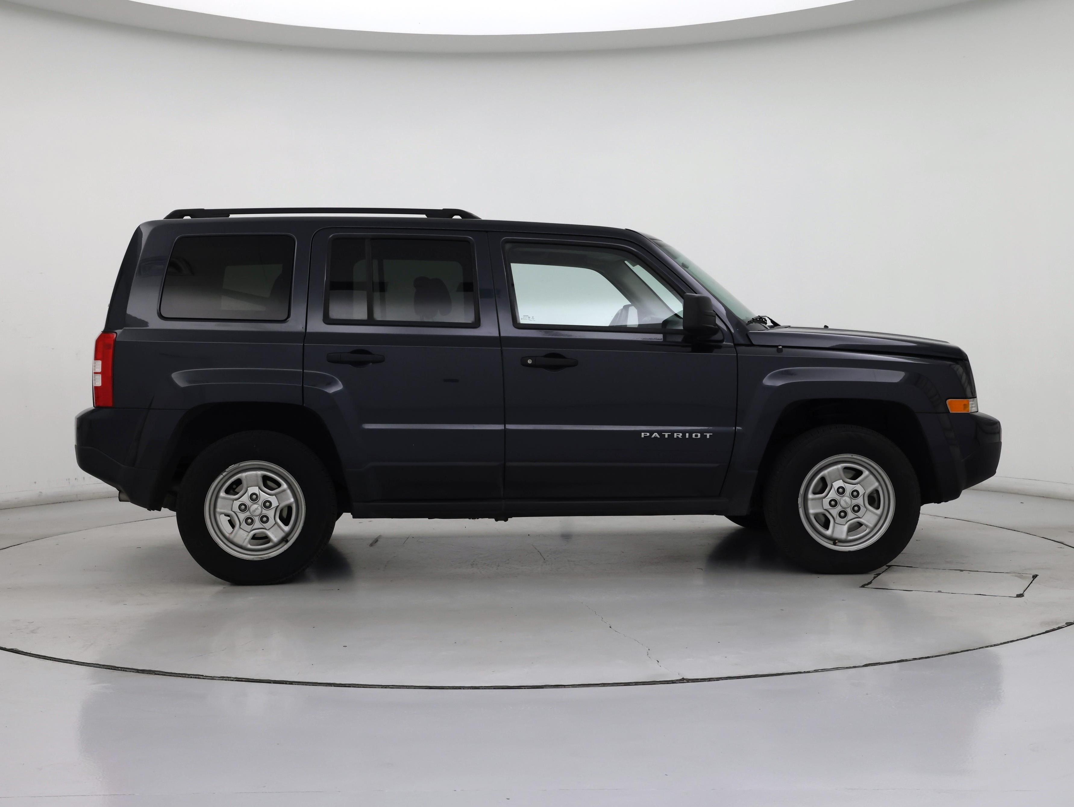 Thumbnail: 2015 Jeep Patriot - 7