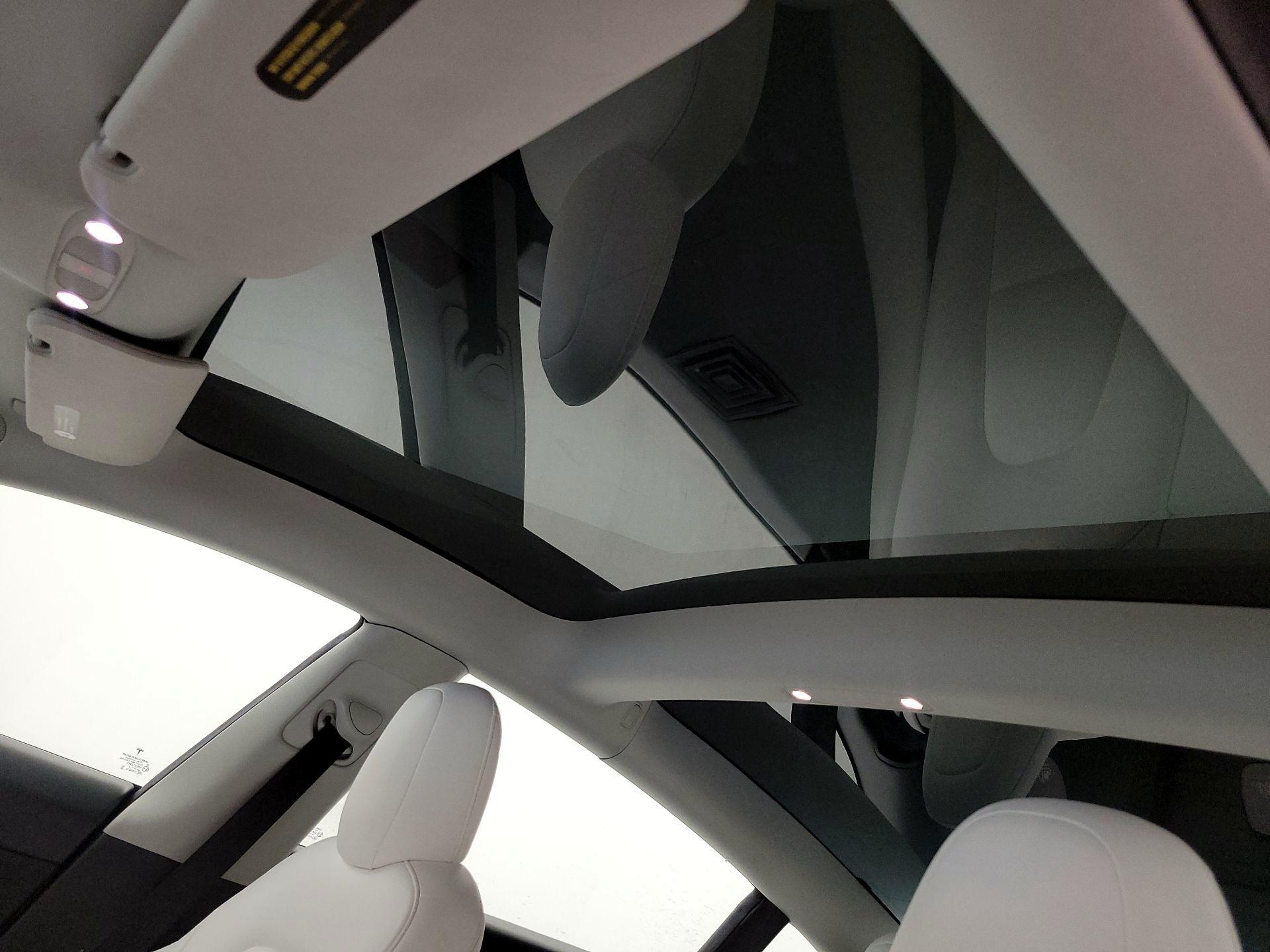 Thumbnail: 2022 Tesla Model 3 - 17