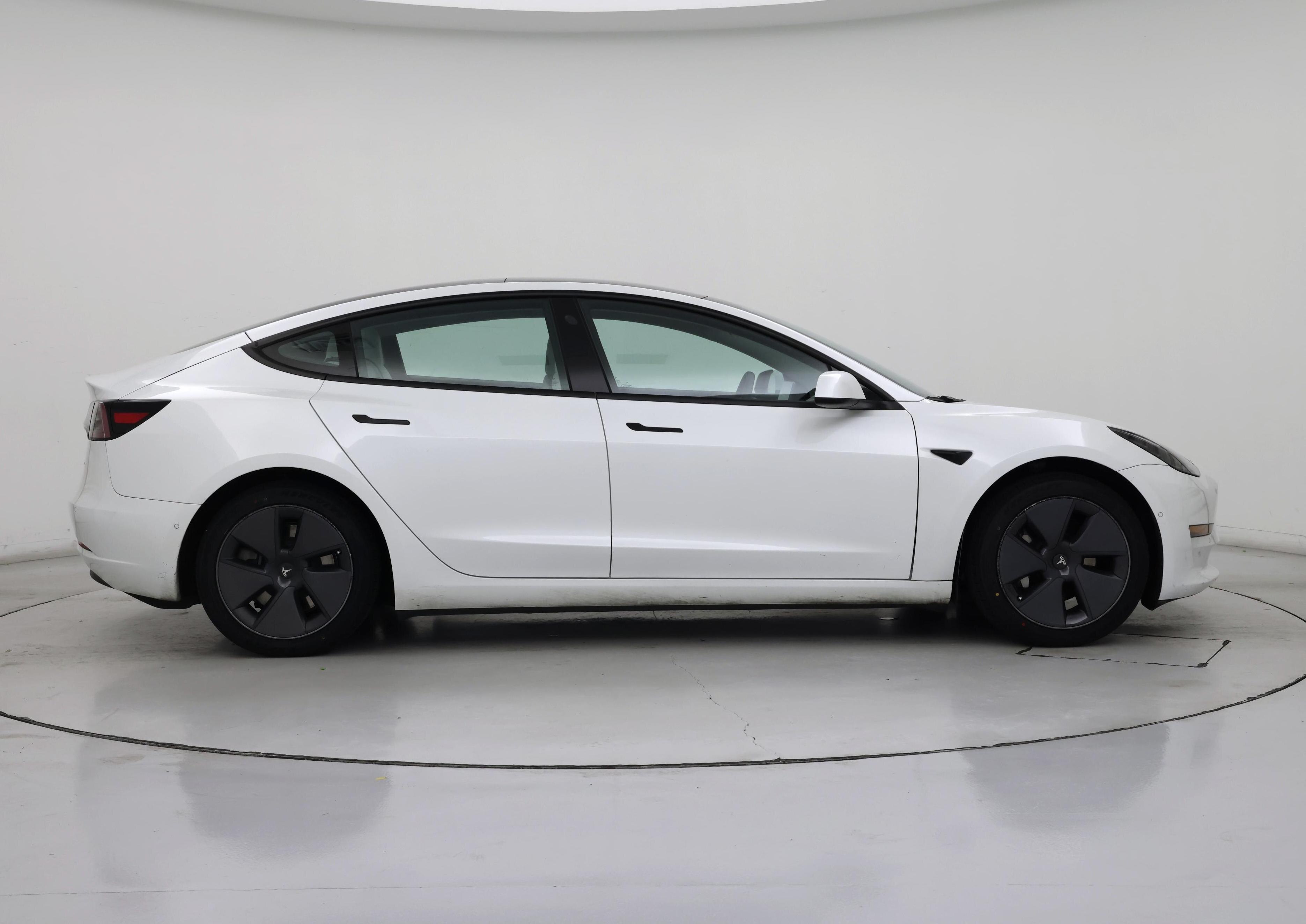 Thumbnail: 2022 Tesla Model 3 - 7