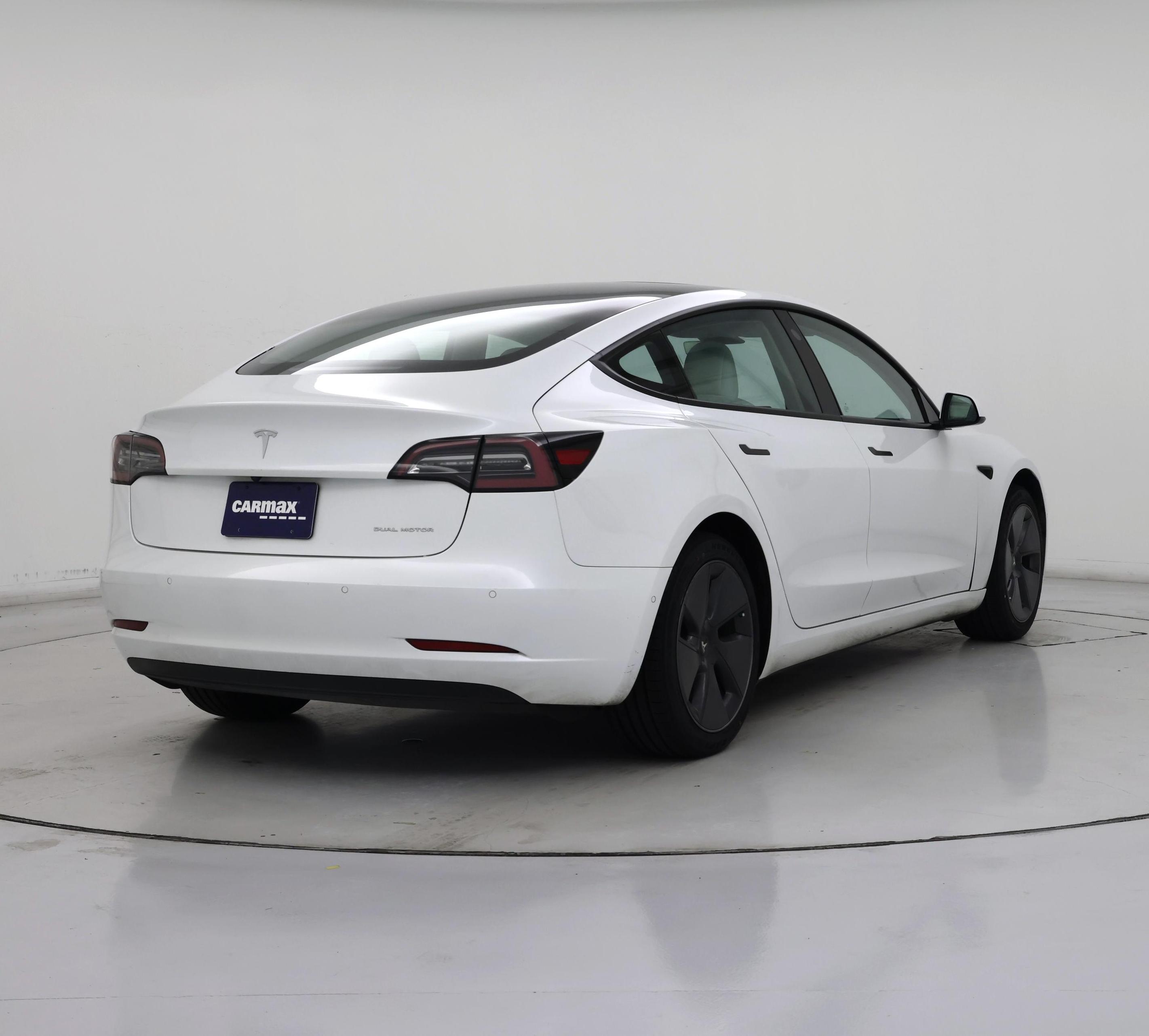 Thumbnail: 2022 Tesla Model 3 - 8