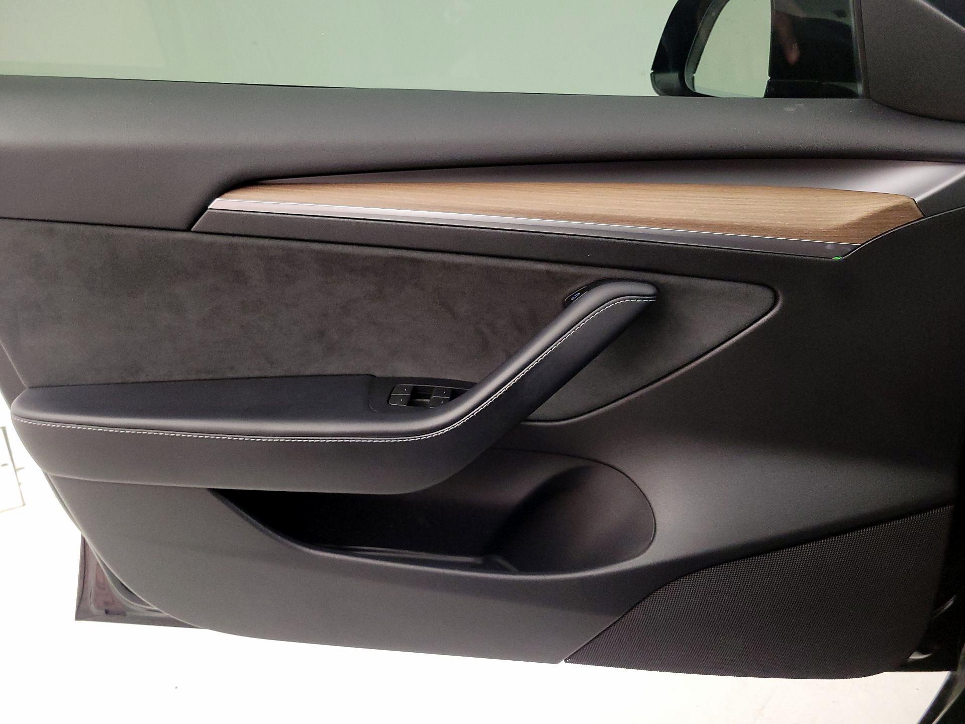 Thumbnail: 2023 Tesla Model 3 - 12