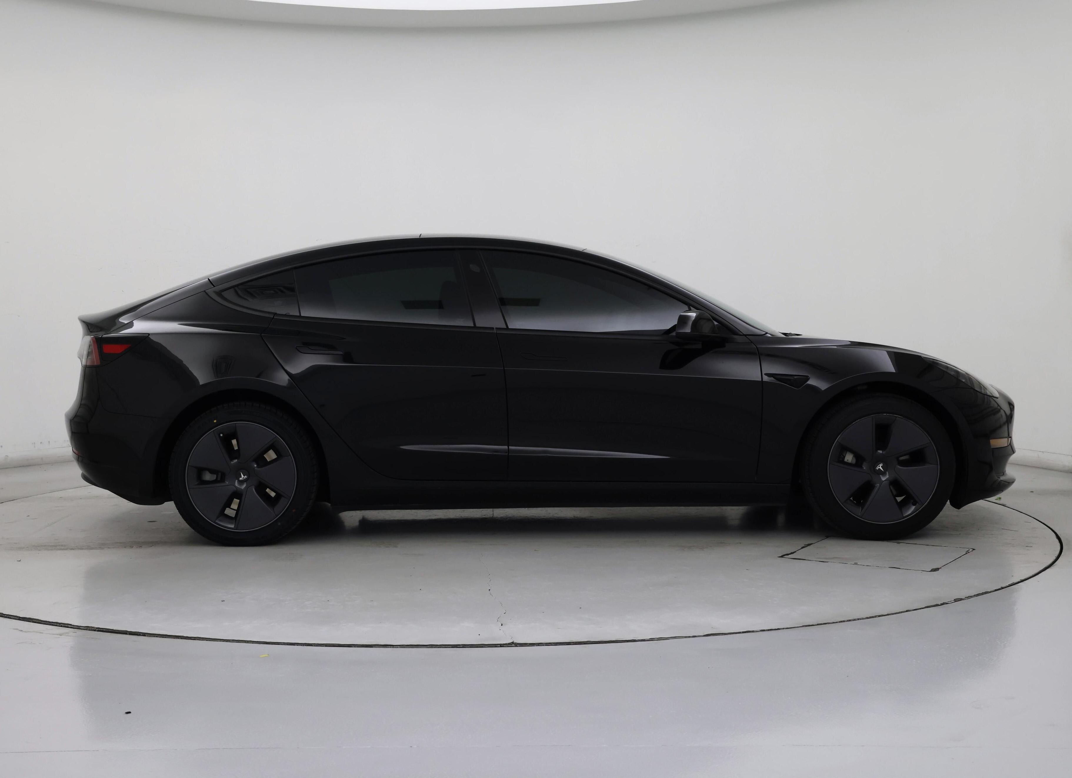 Thumbnail: 2023 Tesla Model 3 - 7