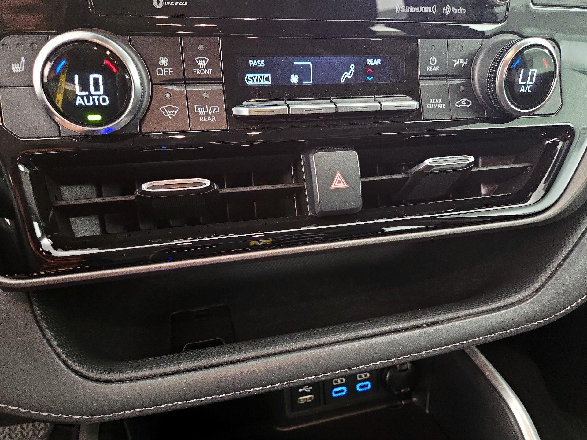 Thumbnail: 2022 Toyota Highlander - 17