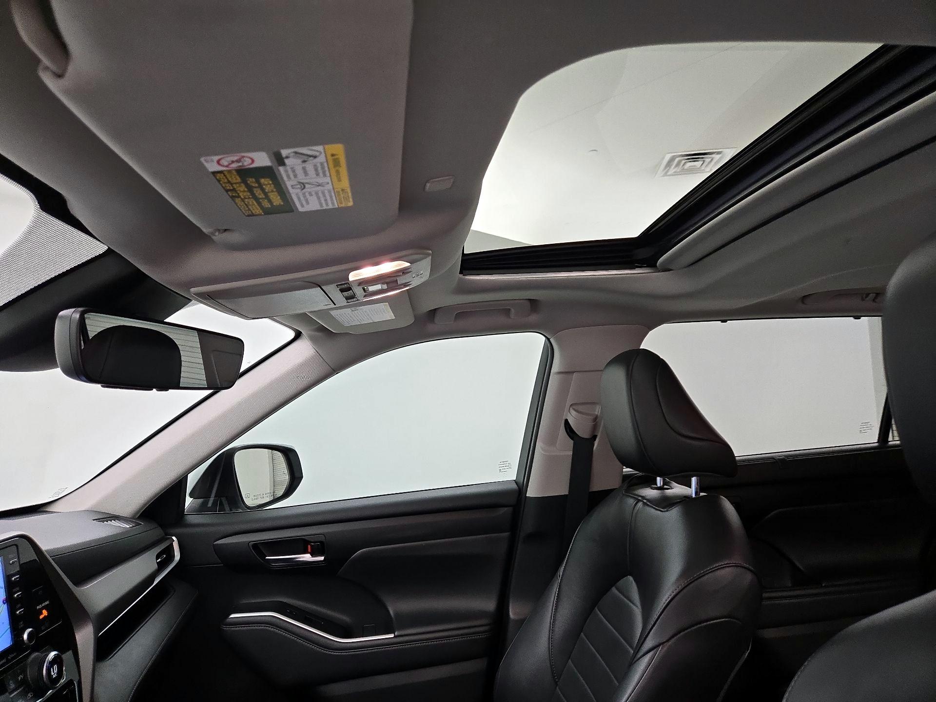 Thumbnail: 2022 Toyota Highlander - 20