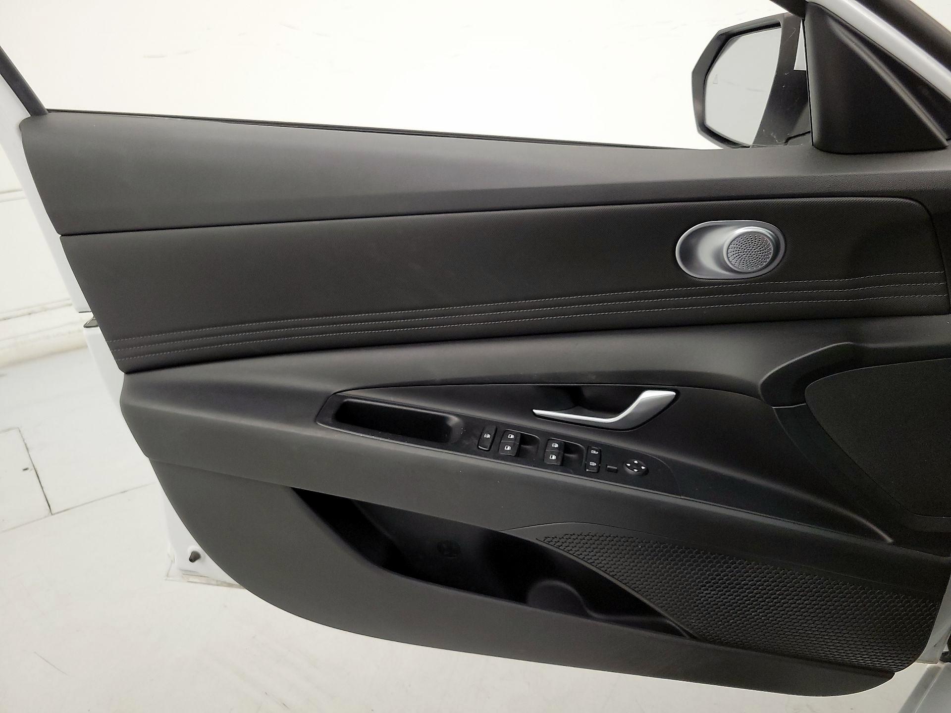 Thumbnail: 2021 Hyundai Elantra - 12