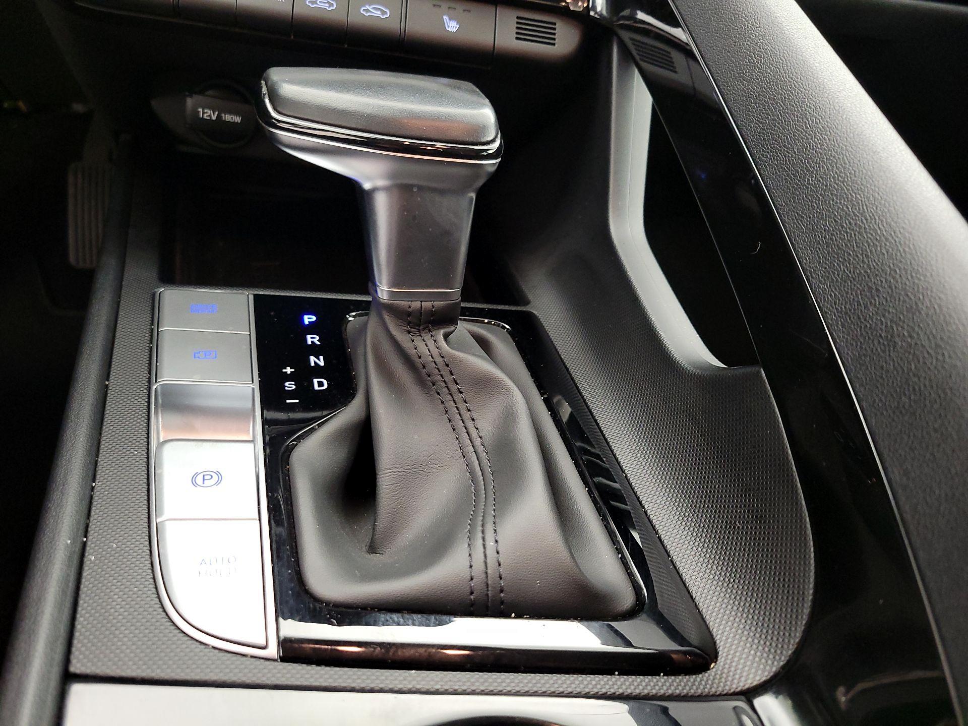 Thumbnail: 2021 Hyundai Elantra - 17