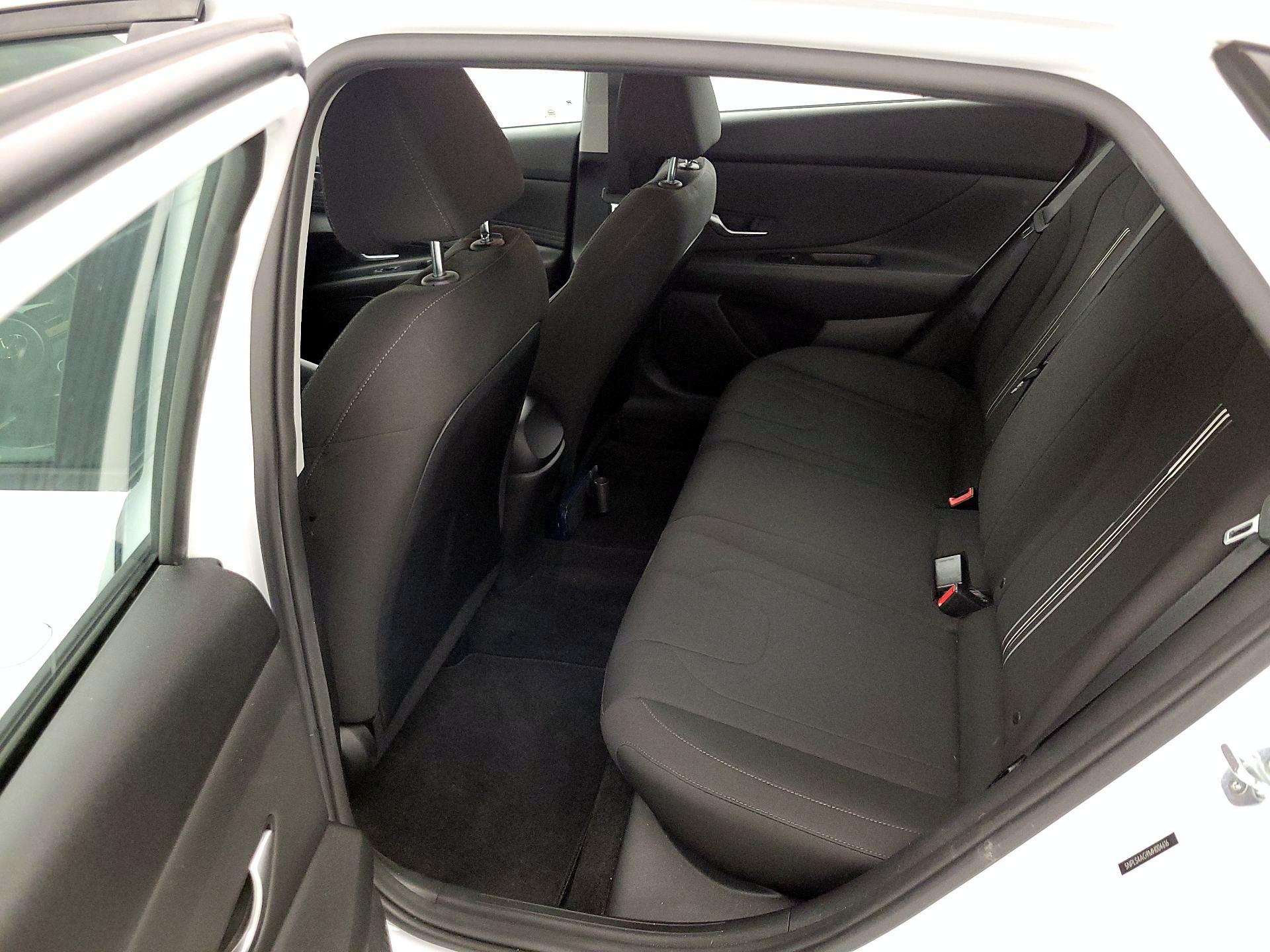 Thumbnail: 2021 Hyundai Elantra - 18