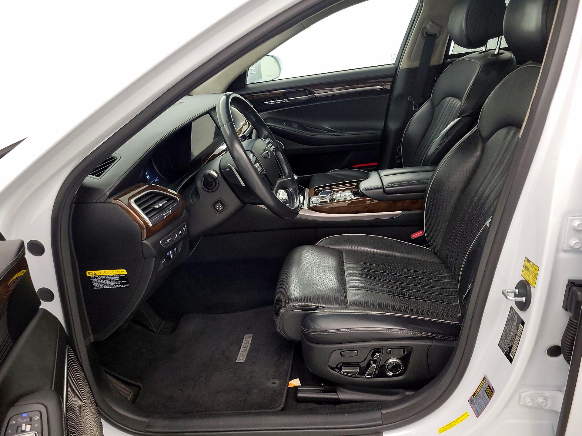 Thumbnail: 2017 Genesis G90 - 11