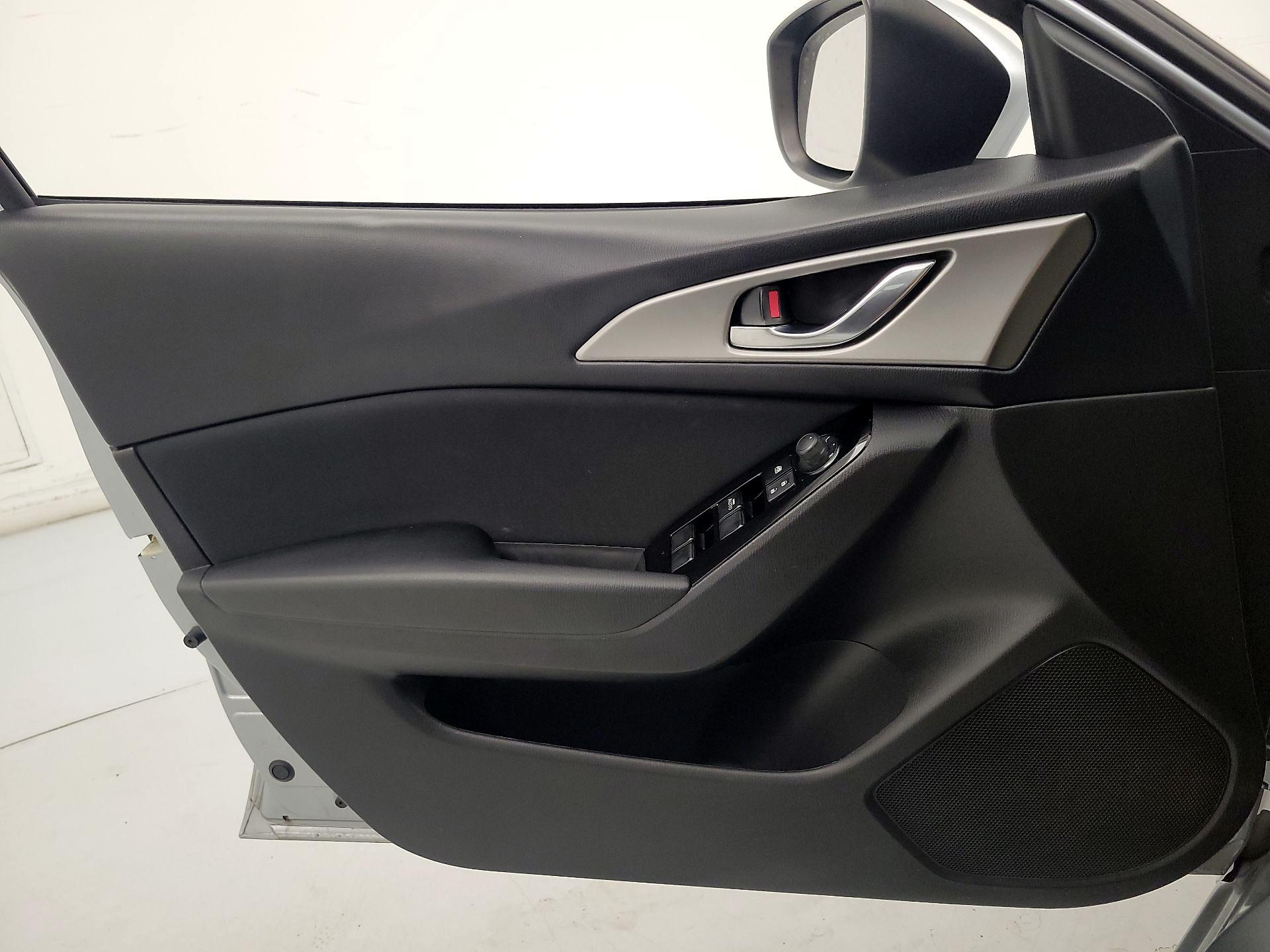 Thumbnail: 2017 Mazda Mazda3 - 12