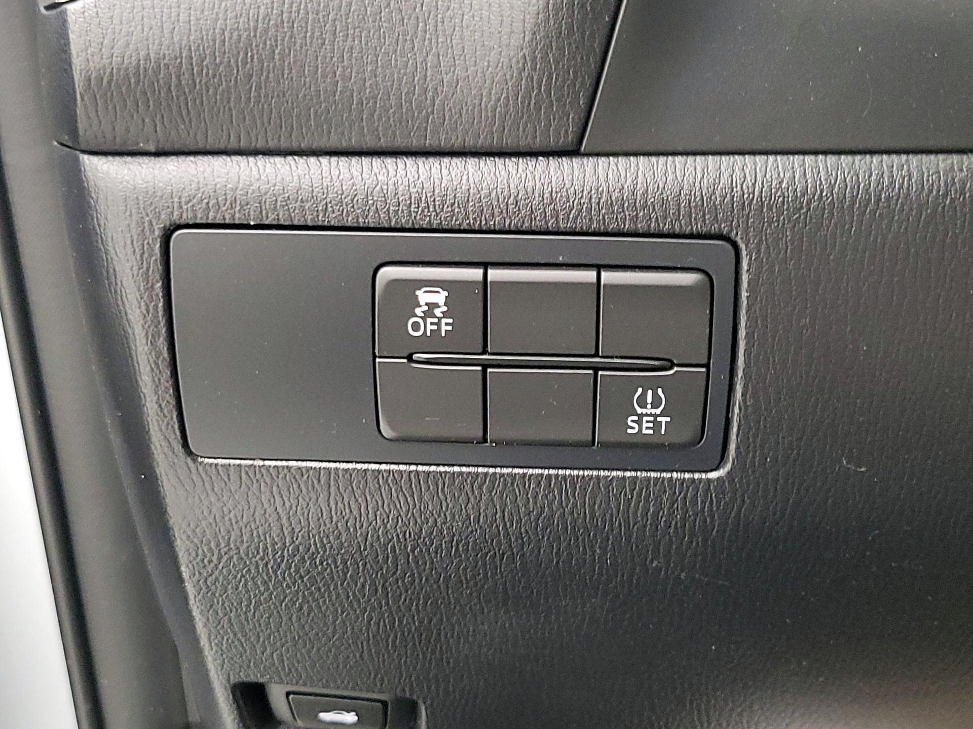 Thumbnail: 2017 Mazda Mazda3 - 13