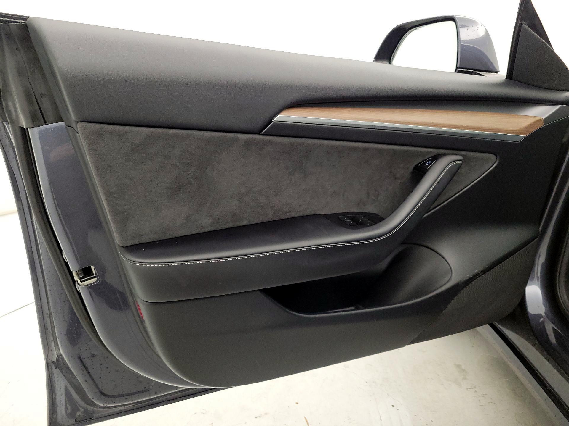 Thumbnail: 2023 Tesla Model 3 - 12