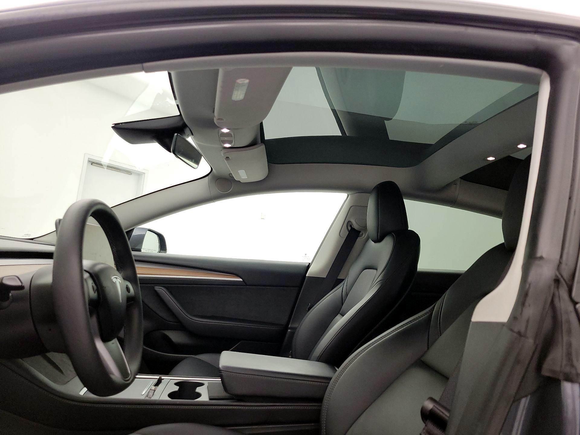 Thumbnail: 2023 Tesla Model 3 - 19