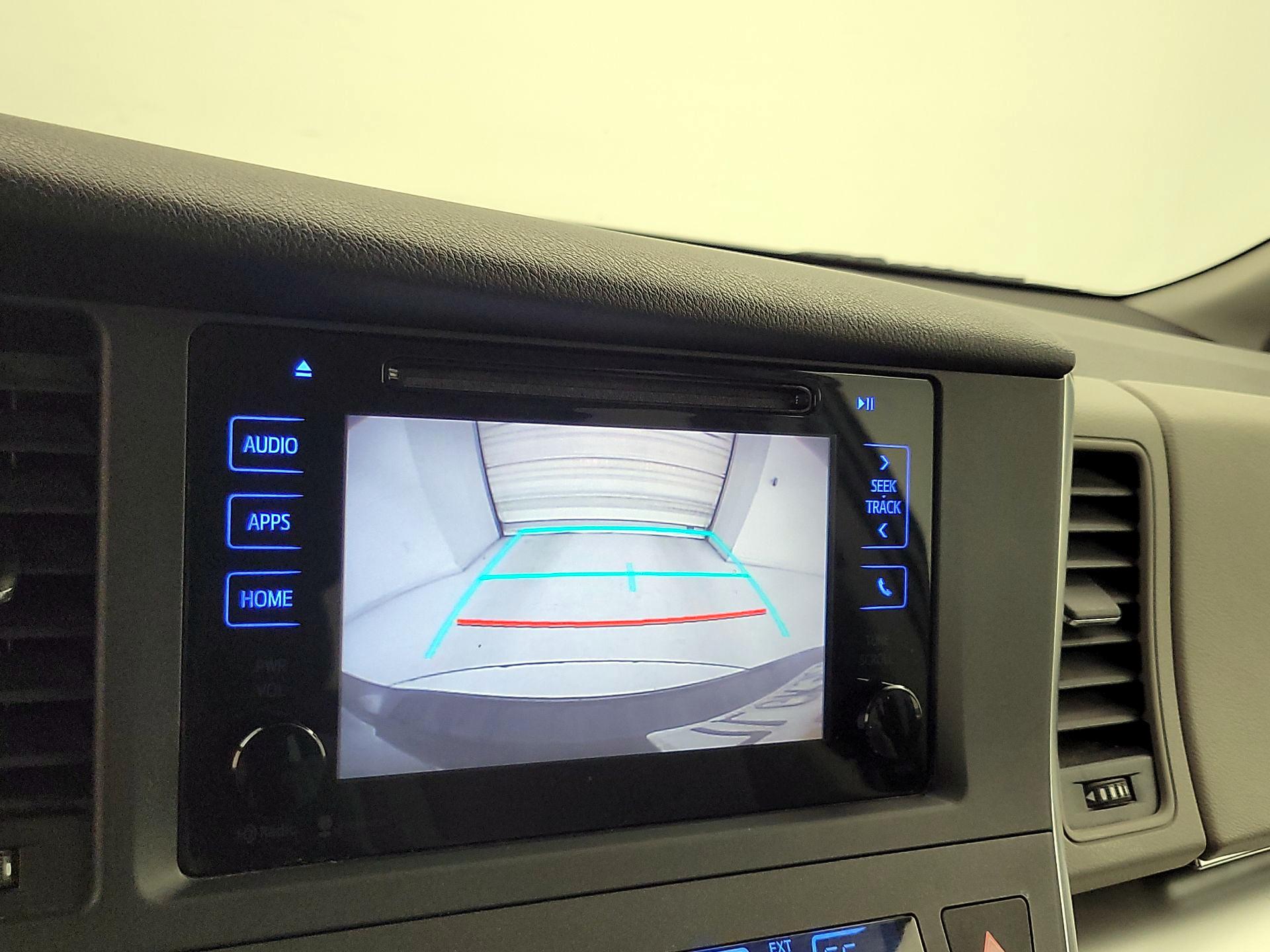 Thumbnail: 2015 Toyota Sienna - 14