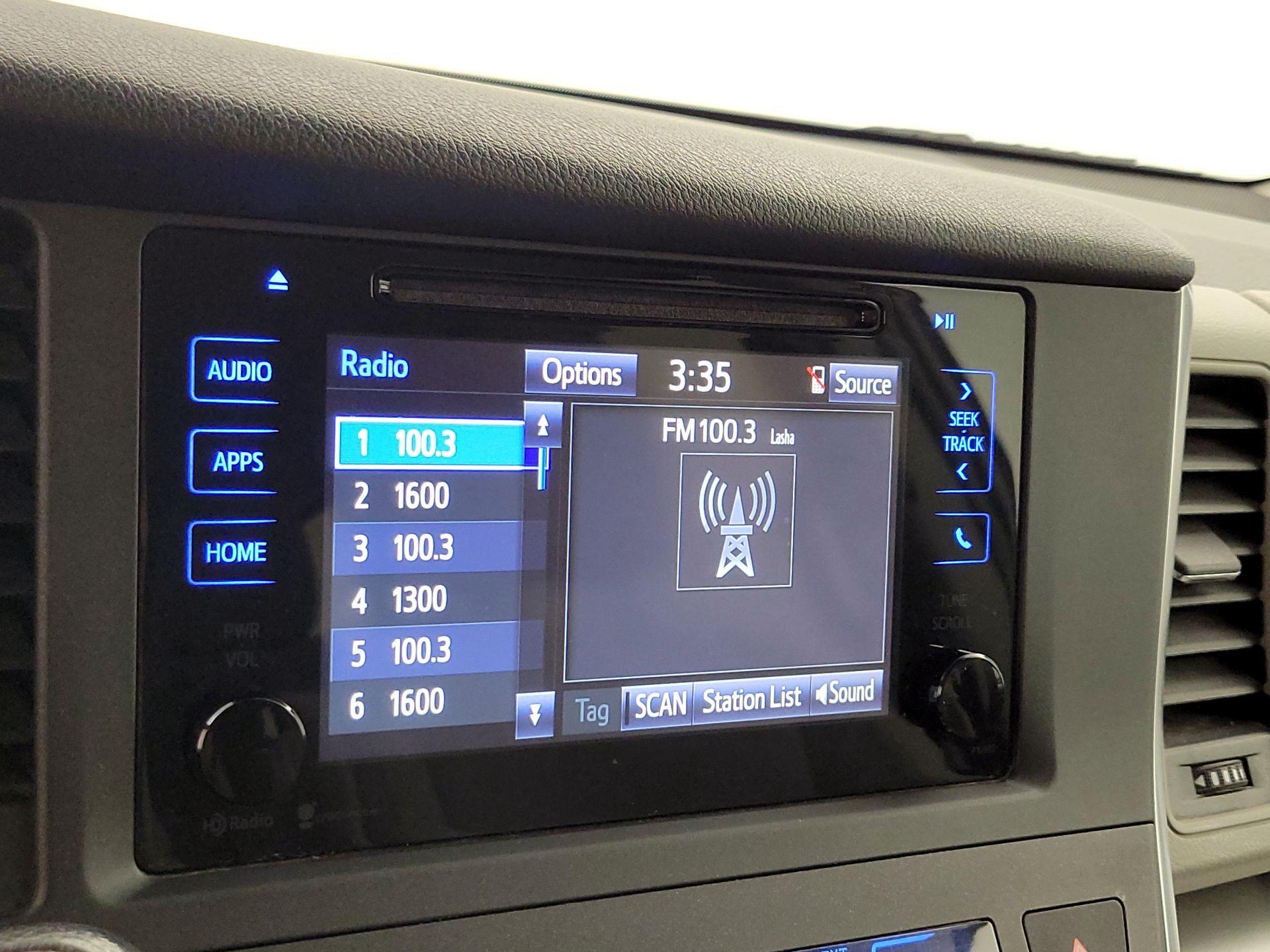 Thumbnail: 2015 Toyota Sienna - 15