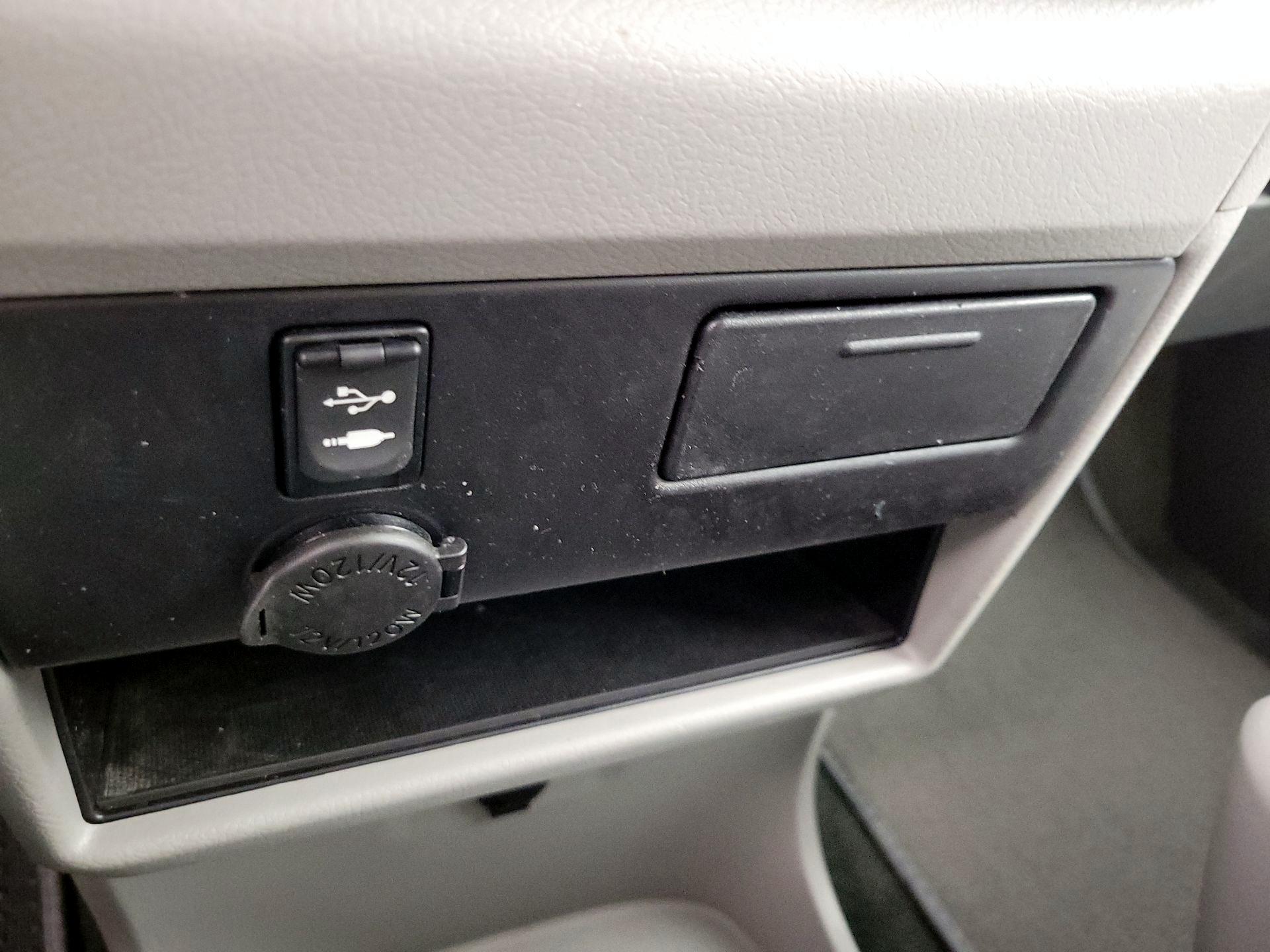 Thumbnail: 2015 Toyota Sienna - 18