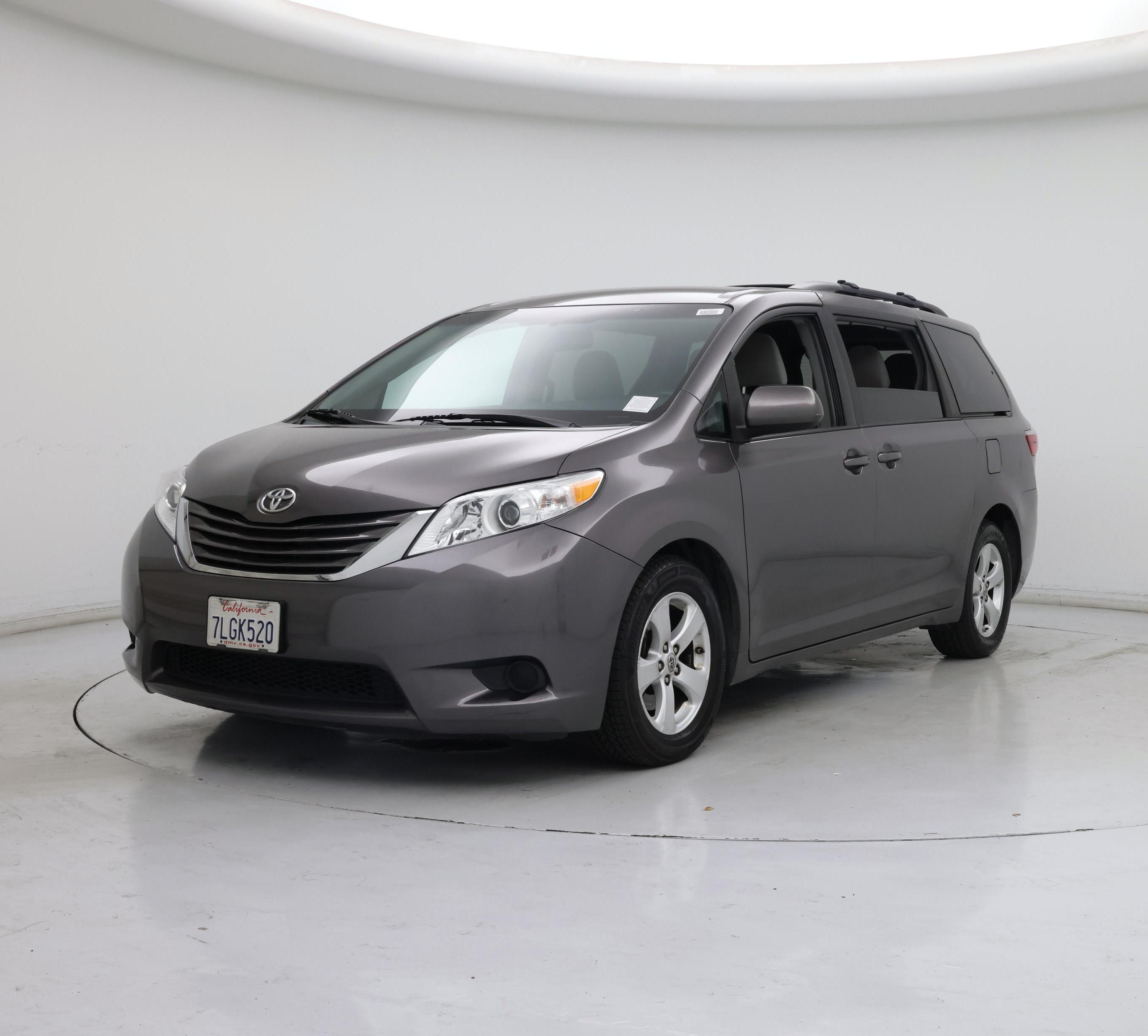 Thumbnail: 2015 Toyota Sienna - 4