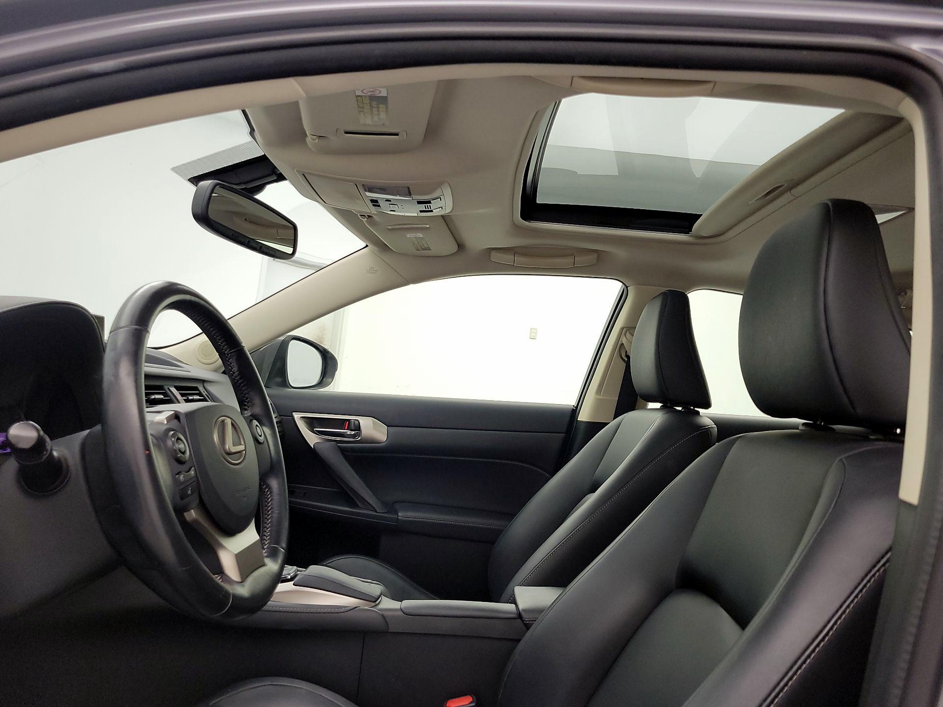 Thumbnail: 2017 Lexus CT - 20