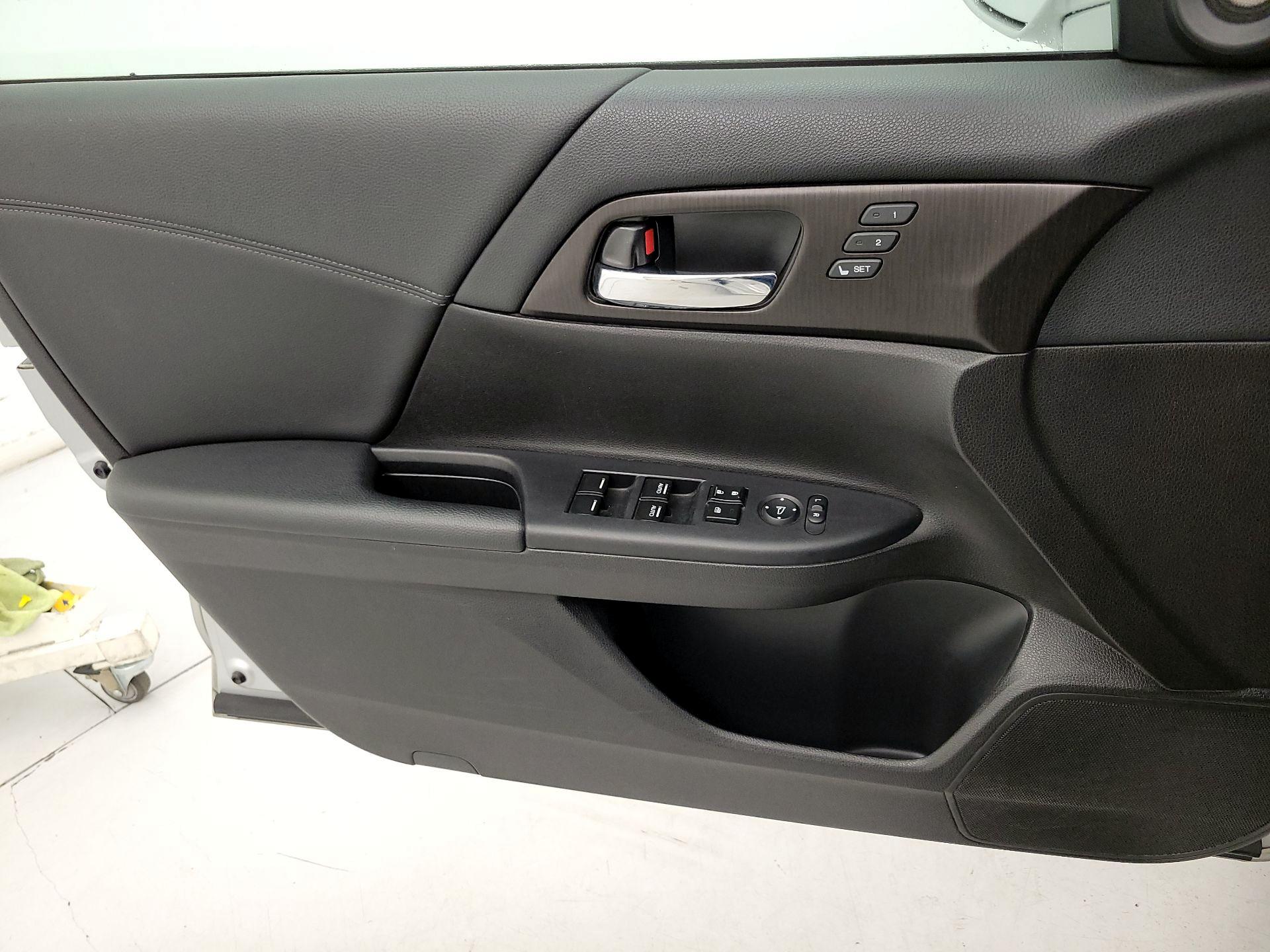 Thumbnail: 2015 Honda Accord - 12