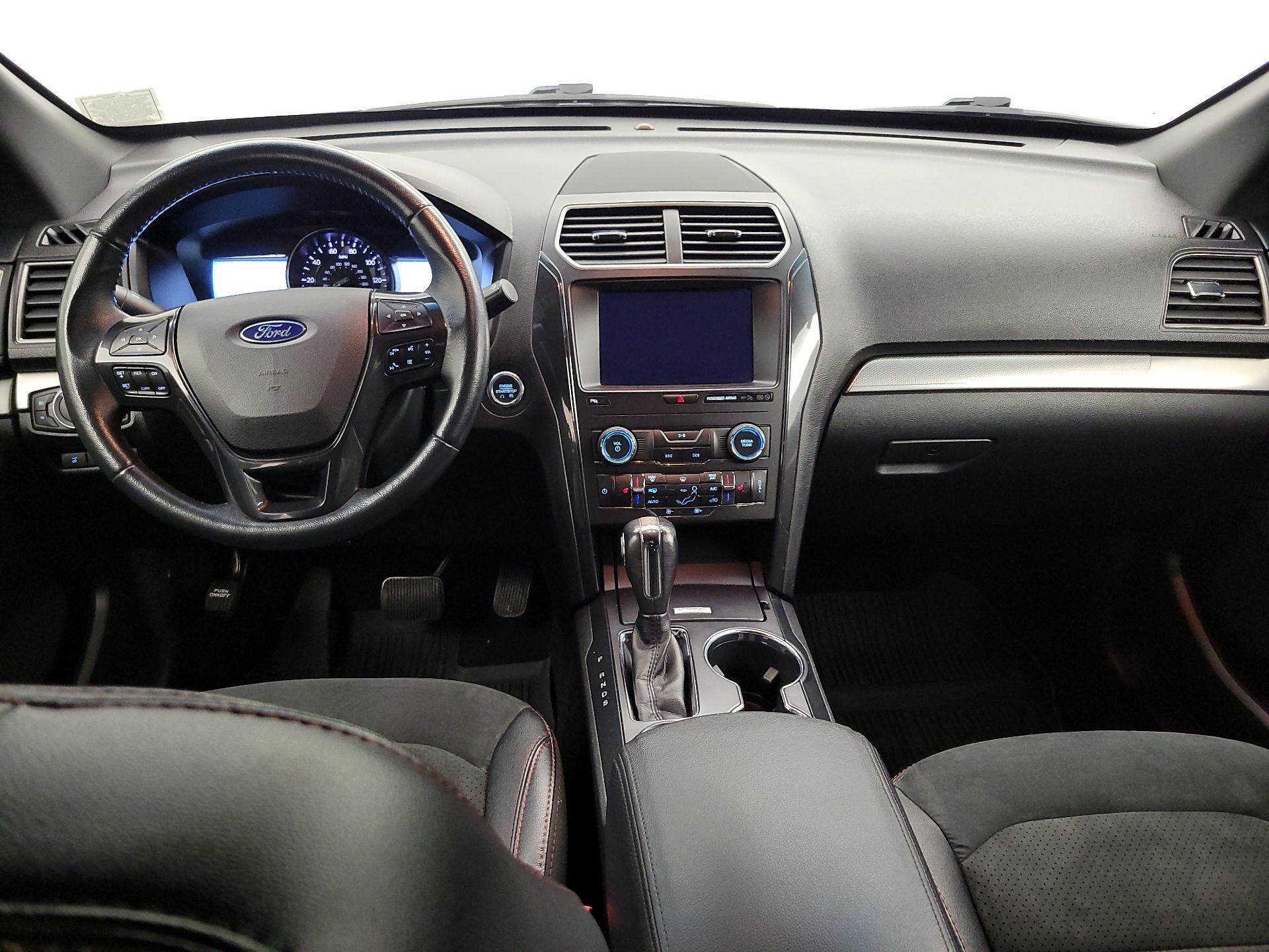 Thumbnail: 2019 Ford Explorer - 9