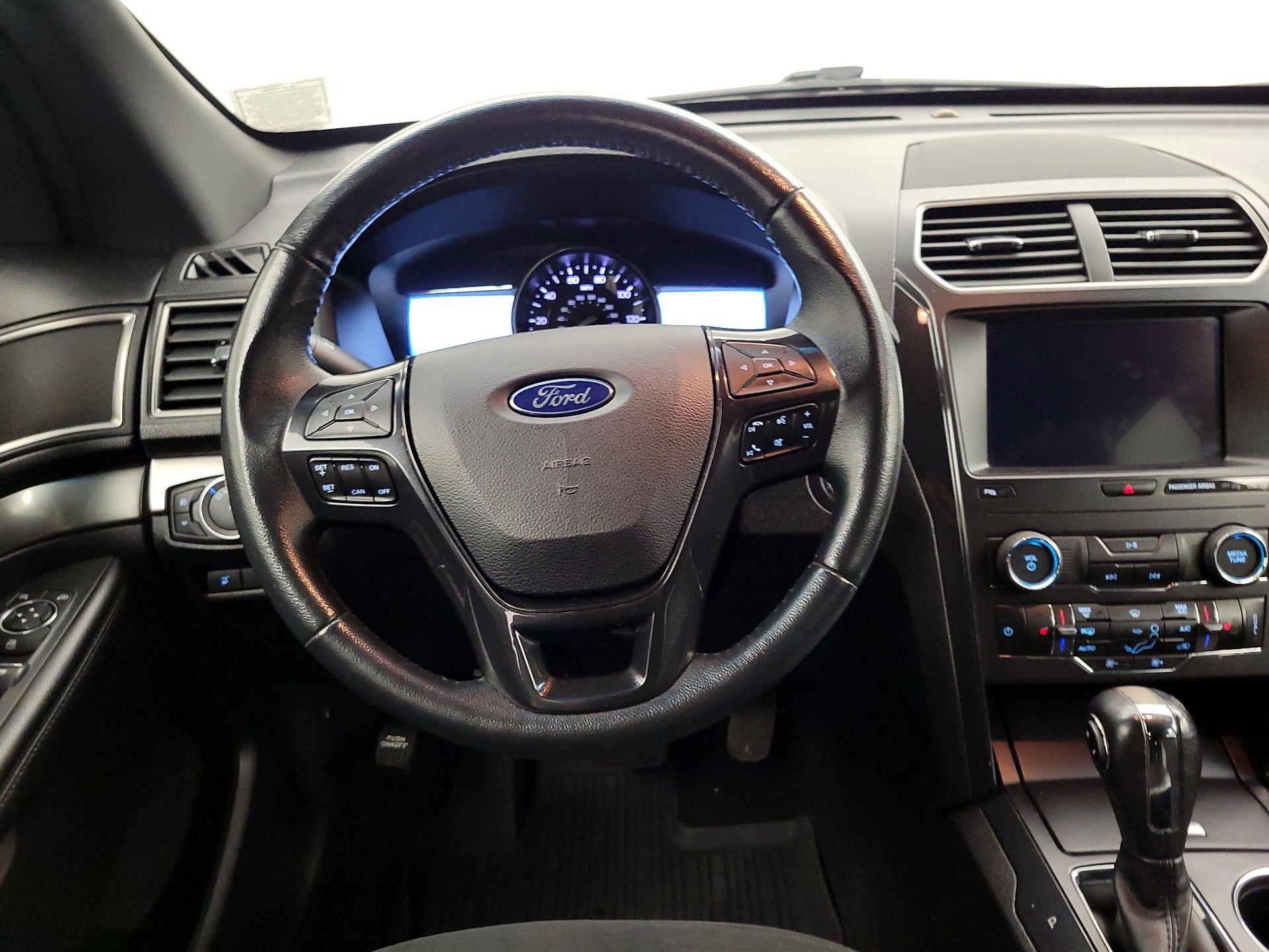 Thumbnail: 2019 Ford Explorer - 10