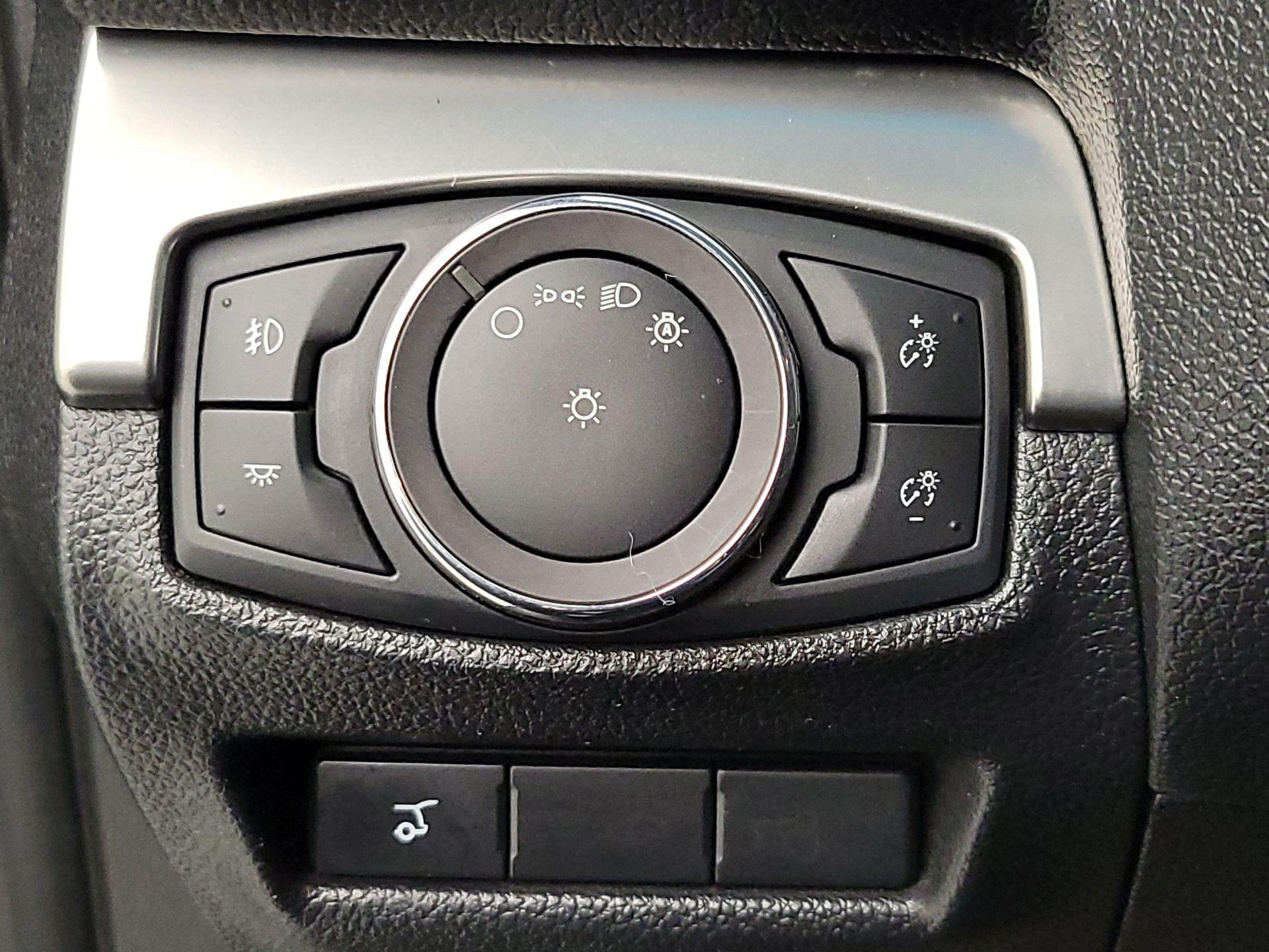 Thumbnail: 2019 Ford Explorer - 13