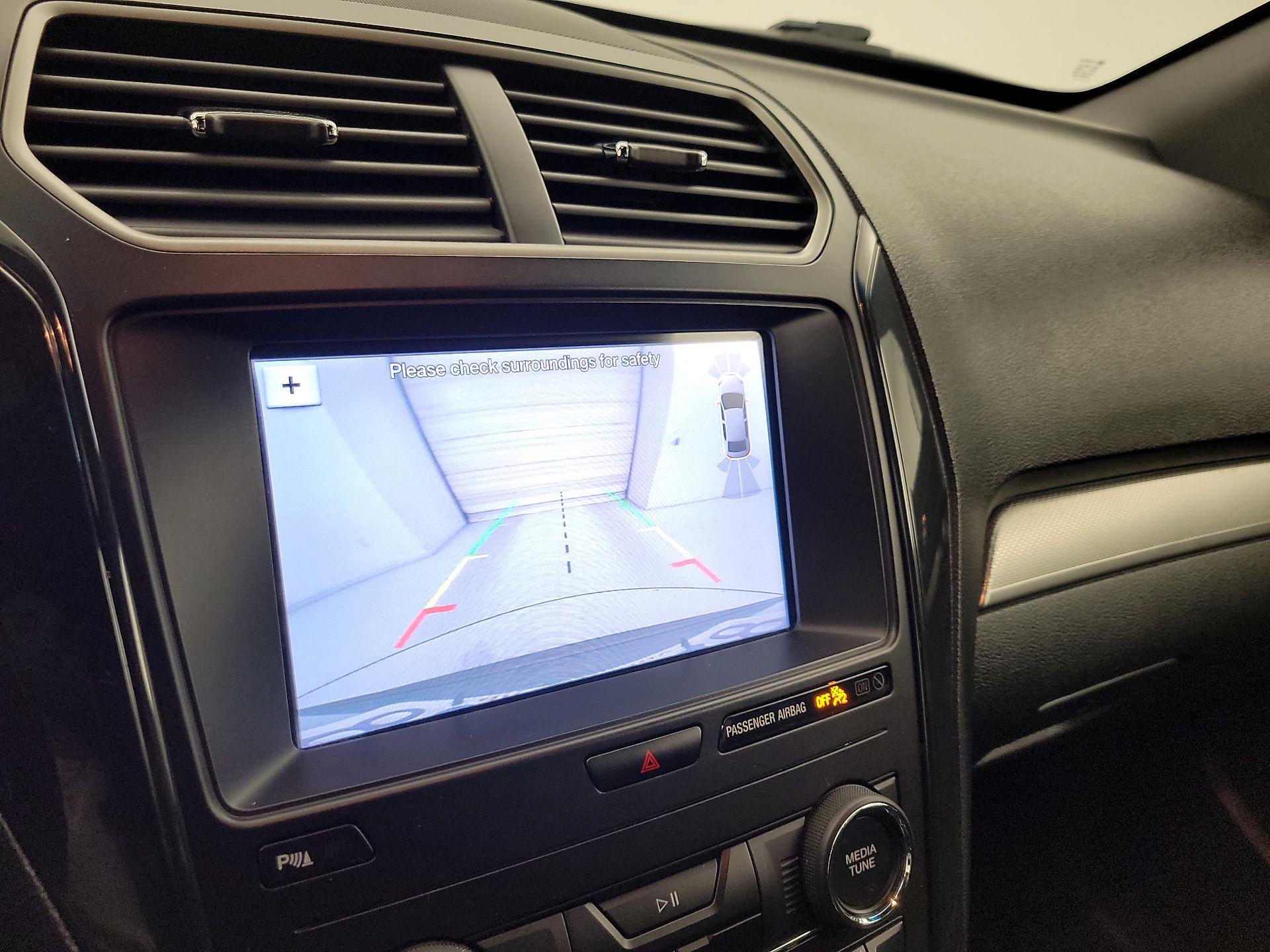 Thumbnail: 2019 Ford Explorer - 14