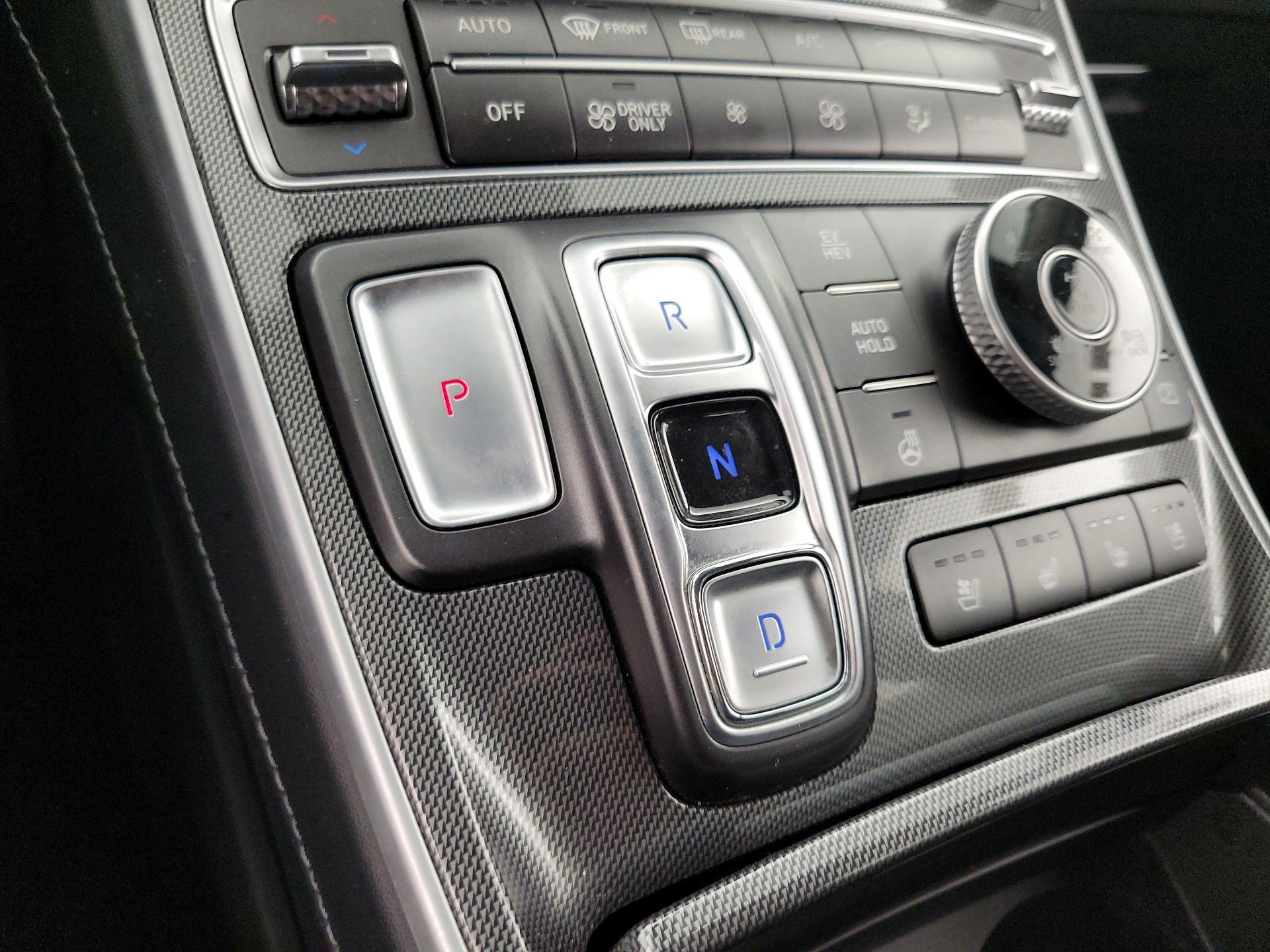 Thumbnail: 2022 Hyundai Santa Fe - 17