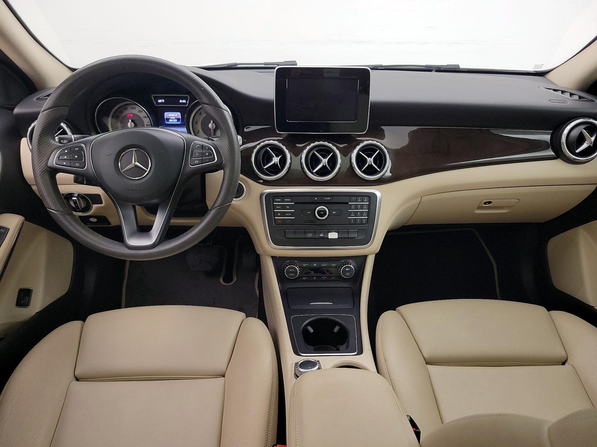 Thumbnail: 2016 Mercedes-Benz GLA - 9